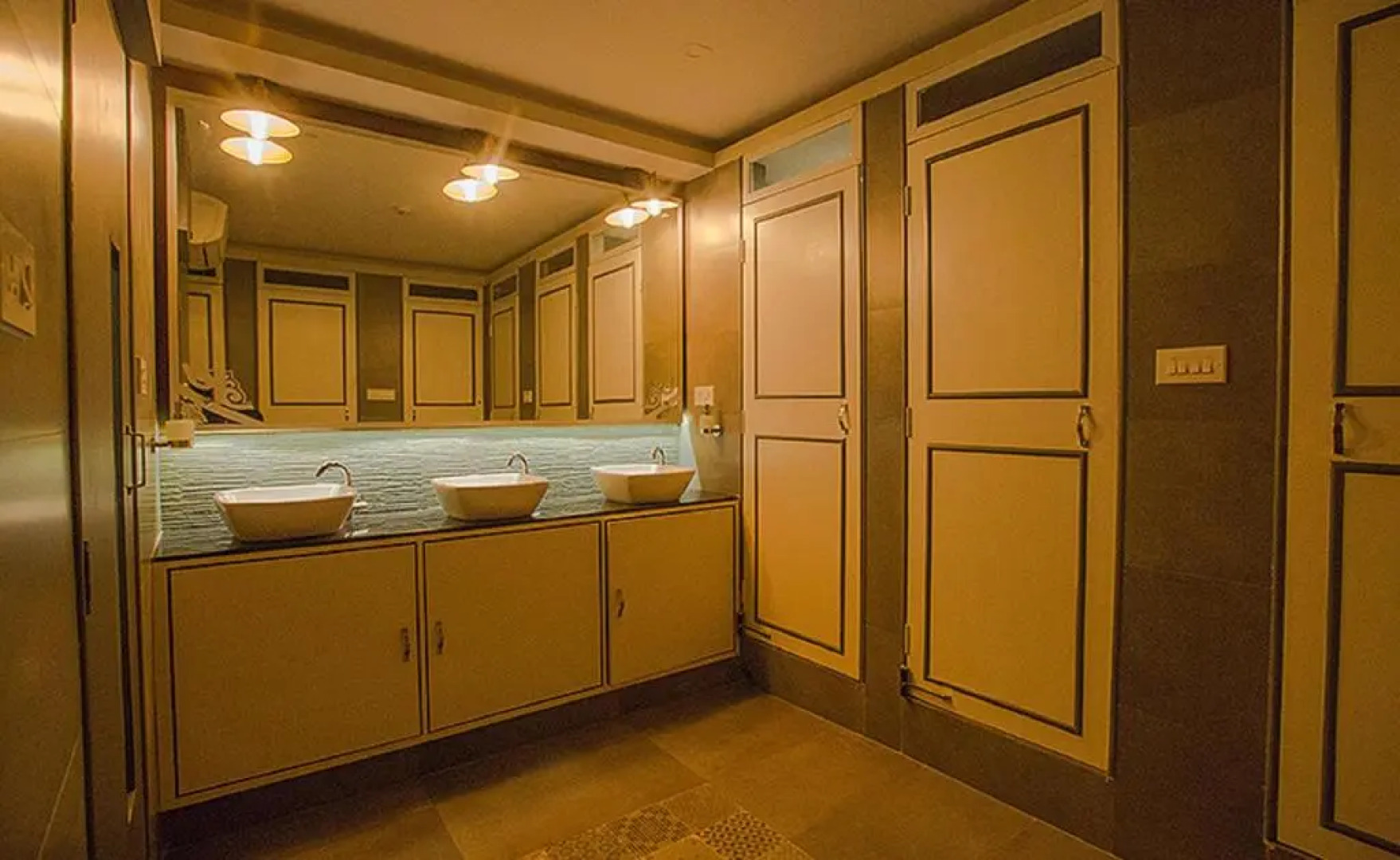 Pod N Beyond Smart Hotel