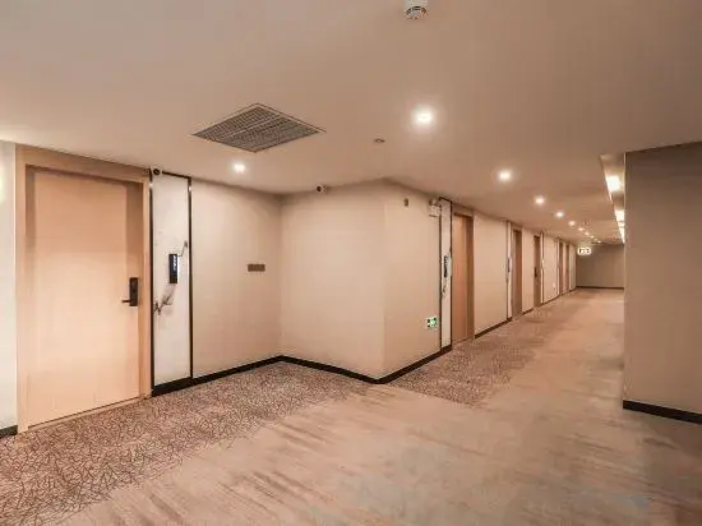 Qingmu Select Hotel (Jurong Baohua Xianlin Avenue Yuanboyuan Branch)