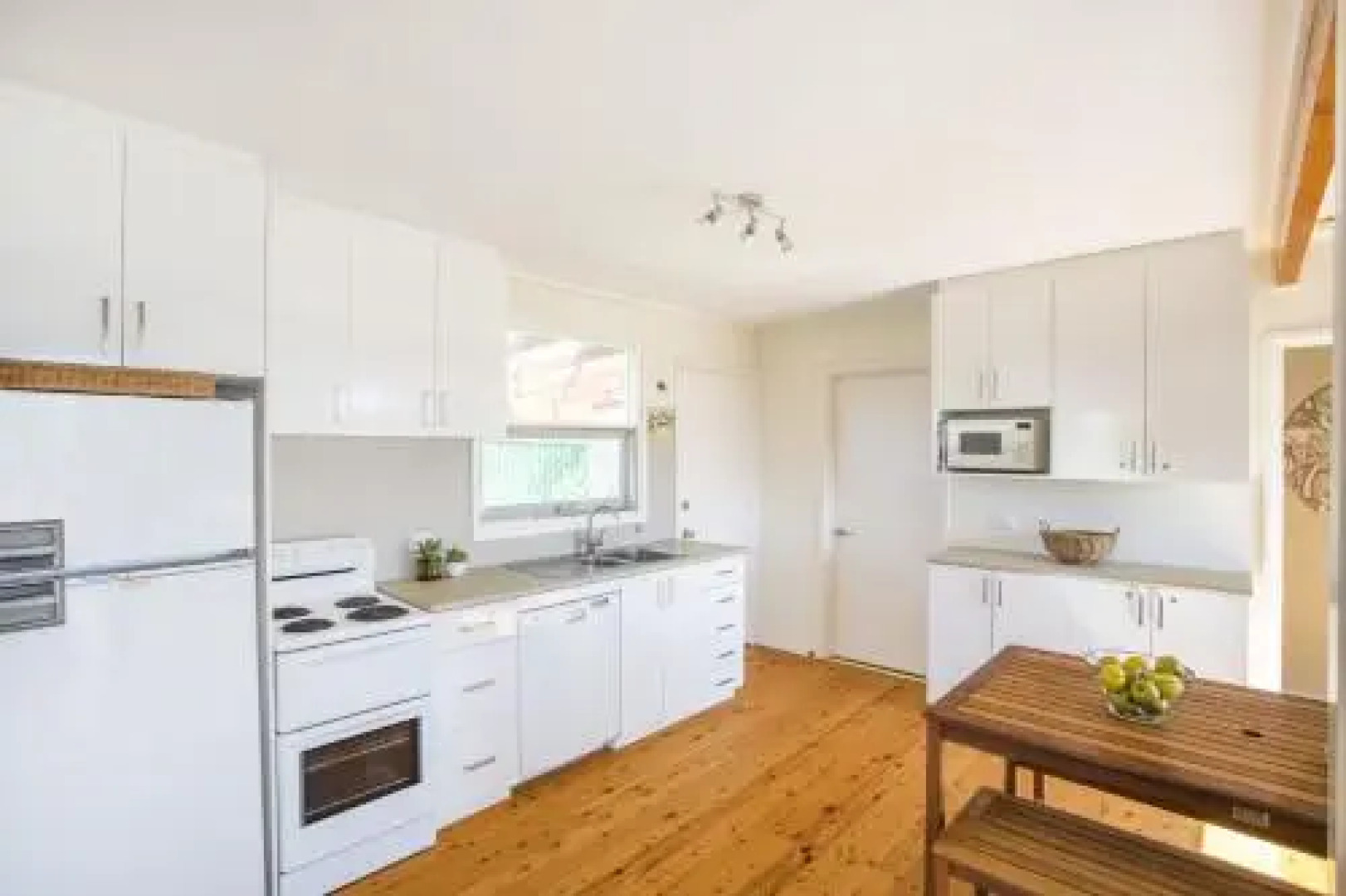 17 Highview Dr - Stunning Views