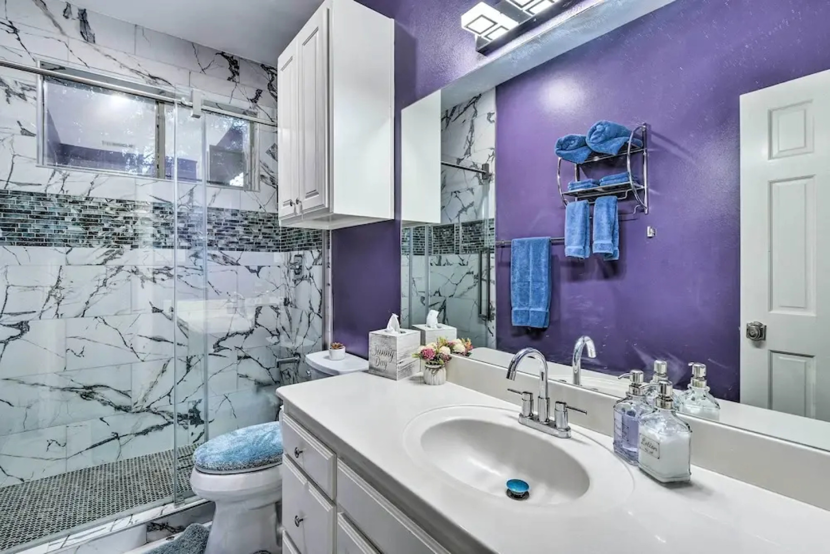 Private Pool: Spacious & Vibrant Argyle Villa!