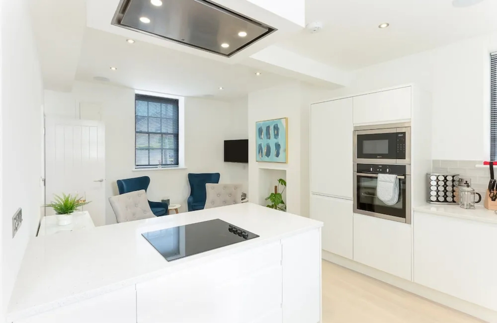 New High Spec 2bed Townhouse in Bath N.4