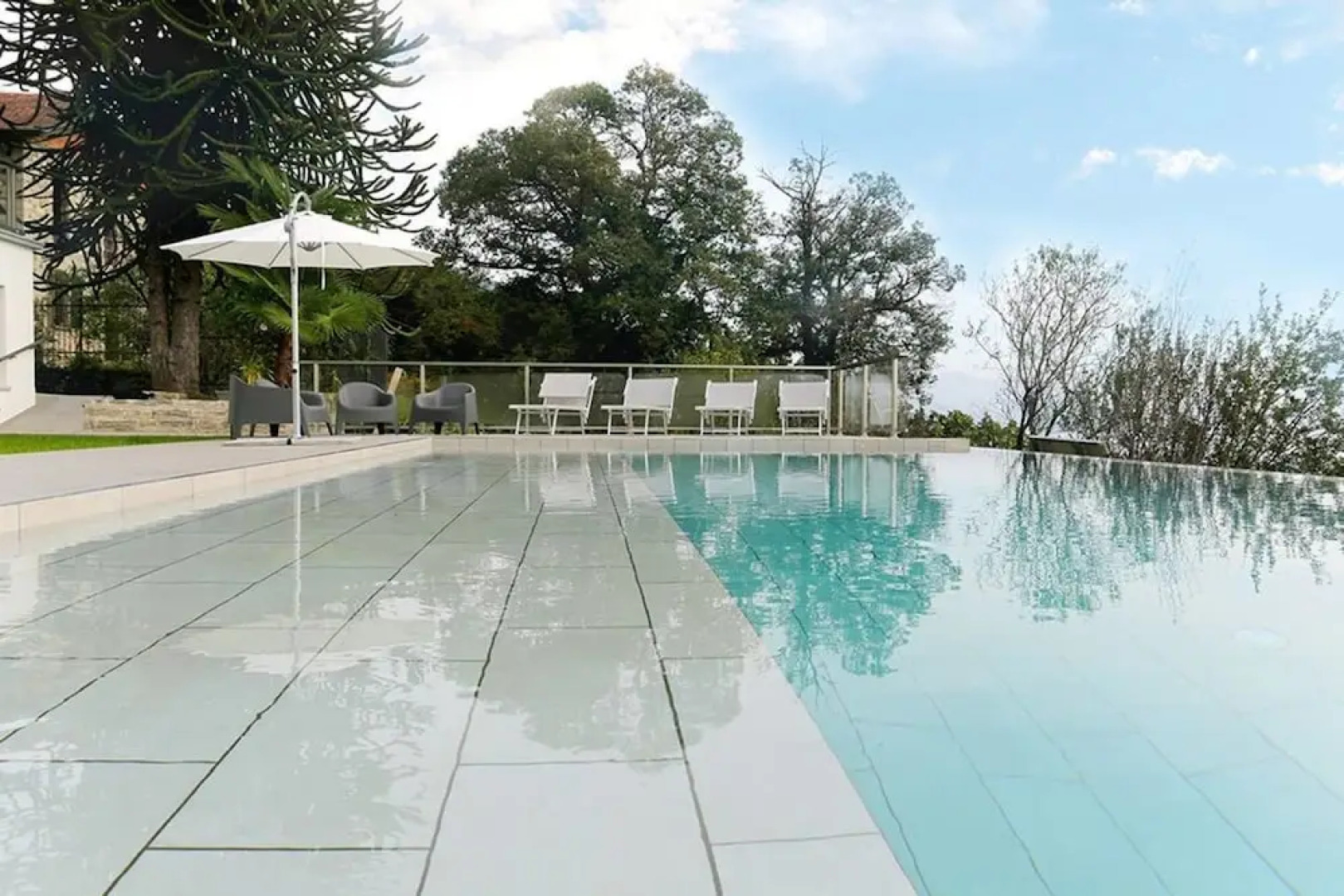 Stunning Family Friendly Italian Lakes 3 bed Villa With Pool, Wifi, Bbq, Lake Views