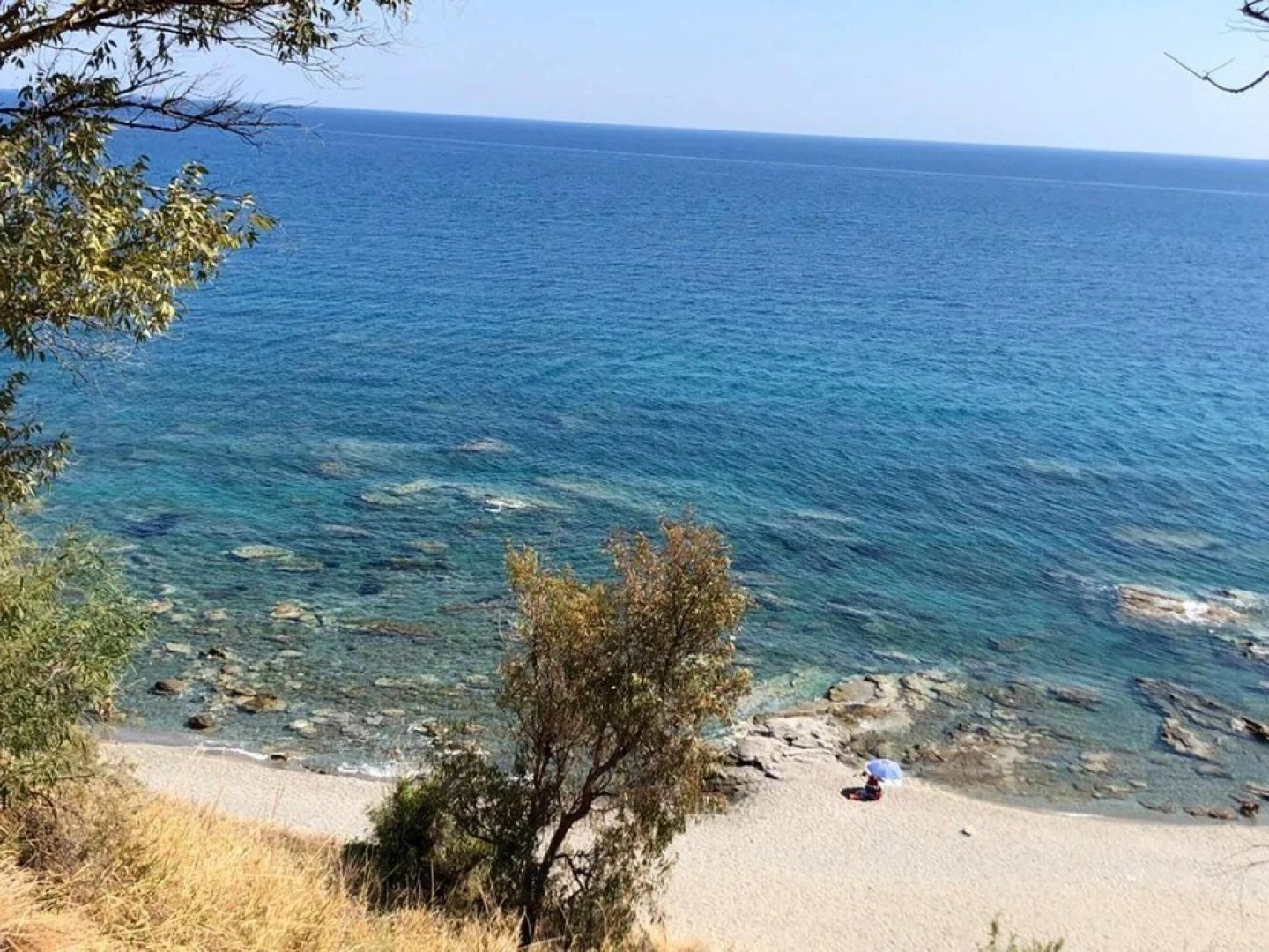 House With 5 Bedrooms in Brancaleone Marina, With Wonderful sea View, Enclosed Garden and Wifi Near the Beach