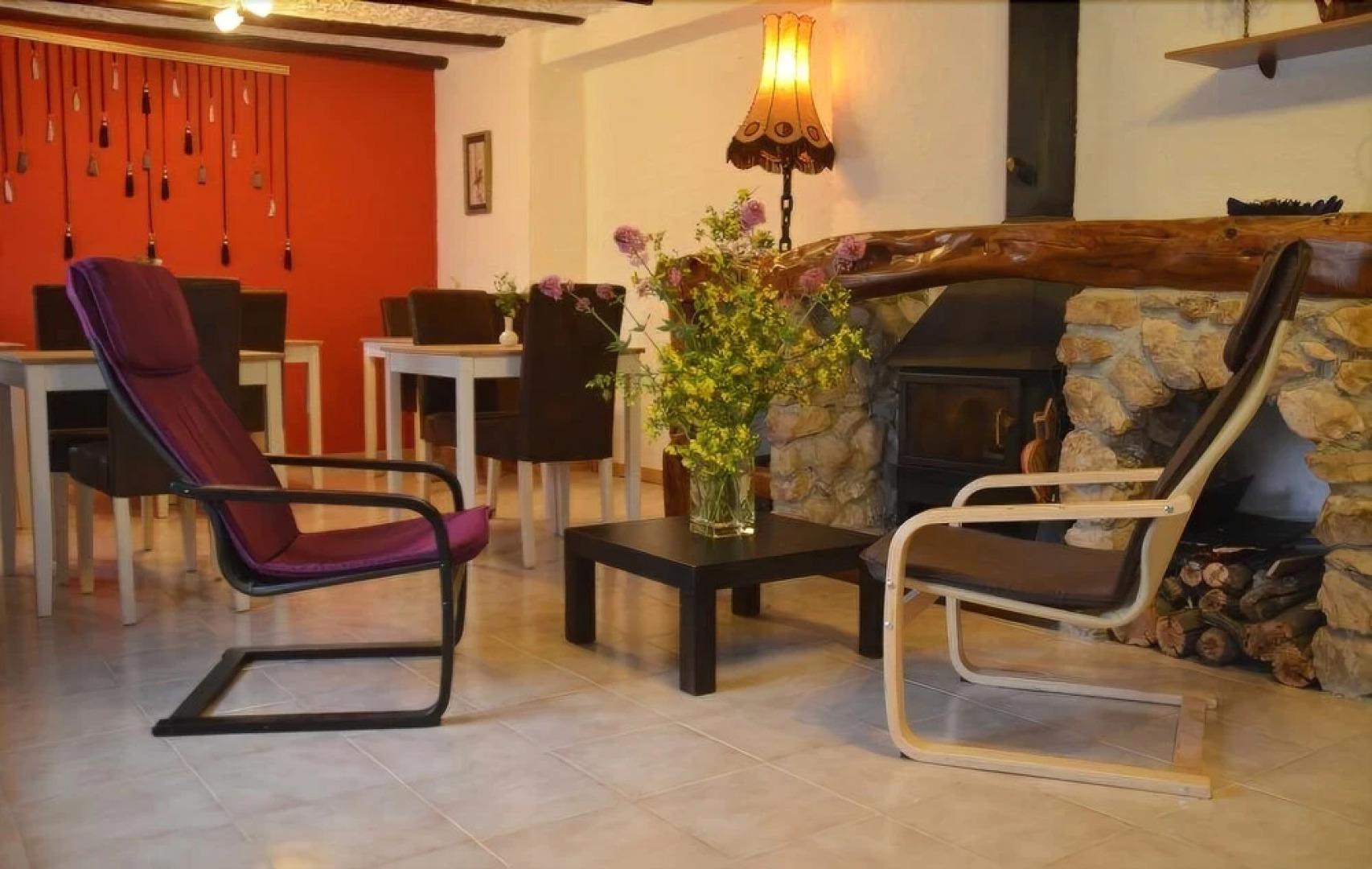 El Almendro y la Montaña