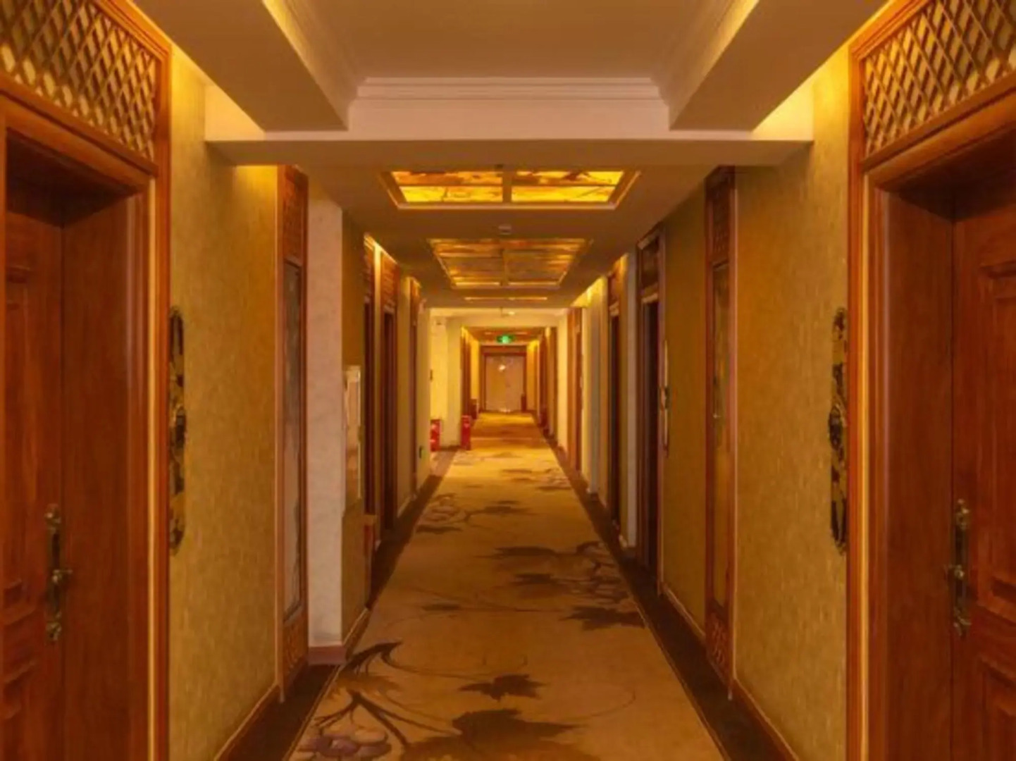 Friendship Peak Holiday Hotel