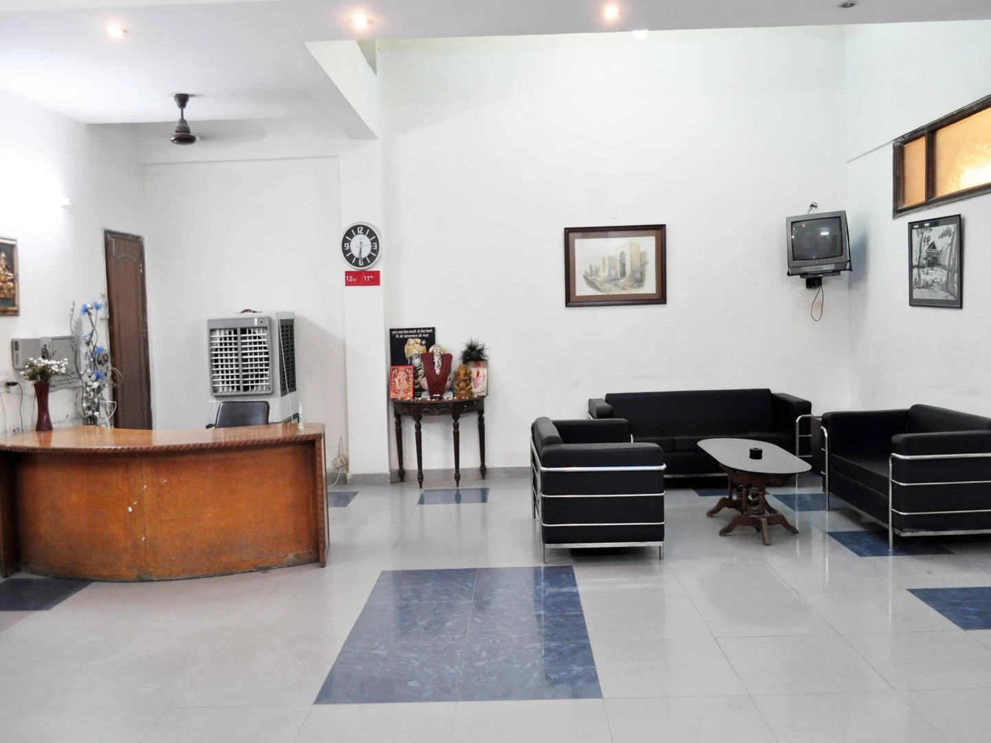 OYO Rooms Noida City Centre 196