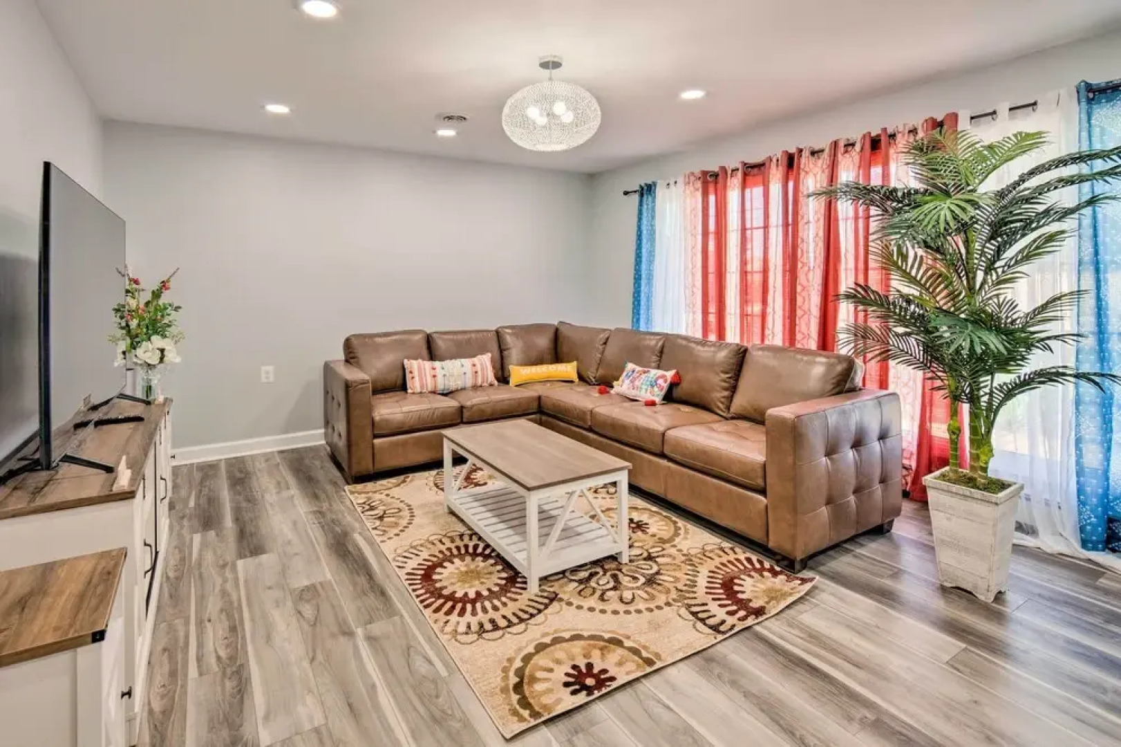 Updated Home w/ Pool Table ~ 4 Mi to Hershey!