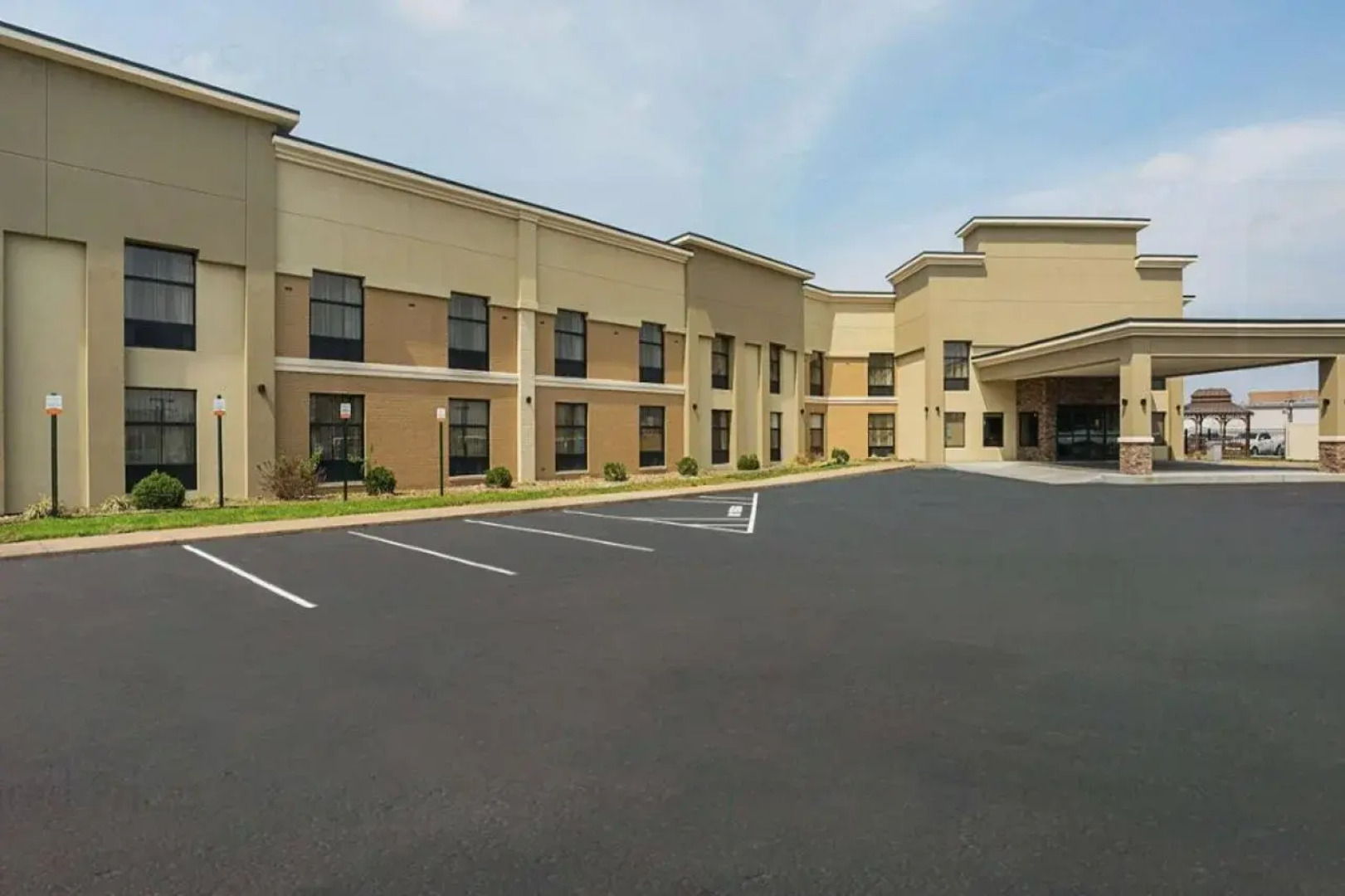 Clarion Inn & Suites Evansville Eastland Area