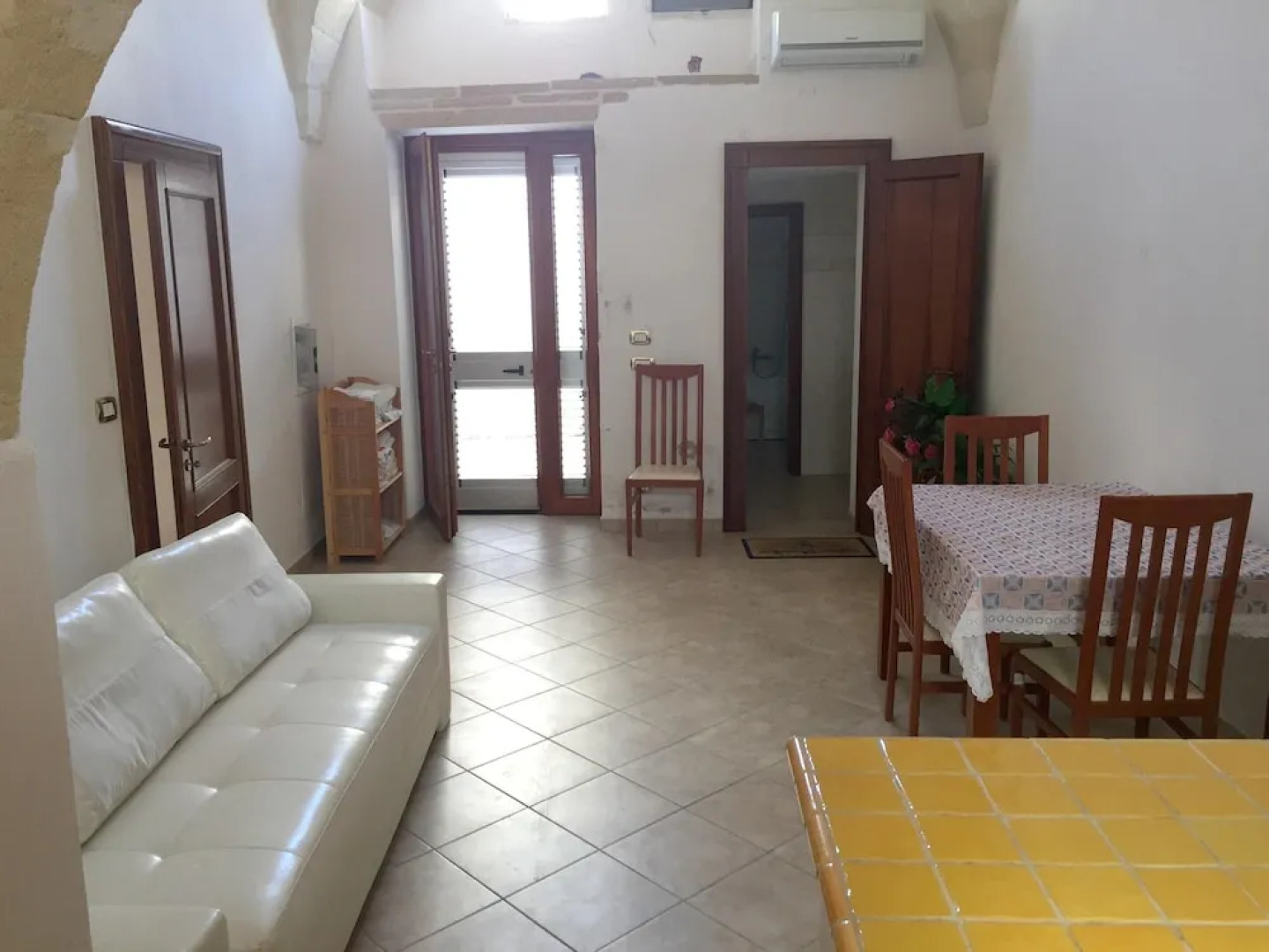 House With 4 Bedrooms in Surano, With Terrace and Wifi - 7 km From the