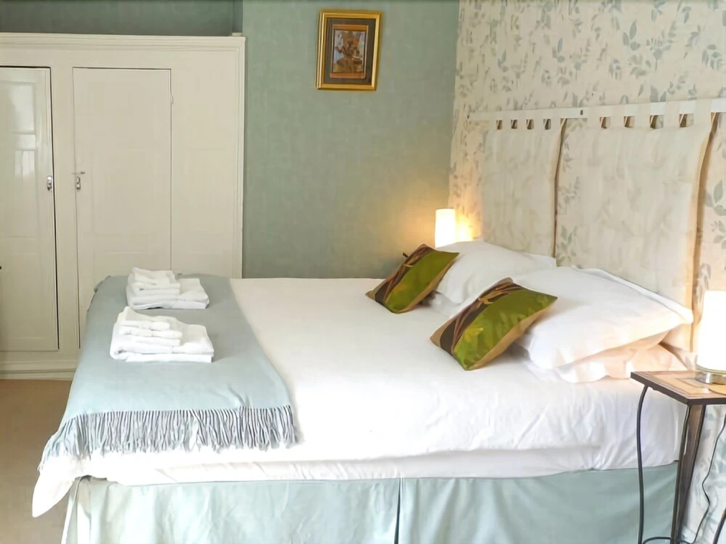 Plas Efenechtyd Cottage B&B