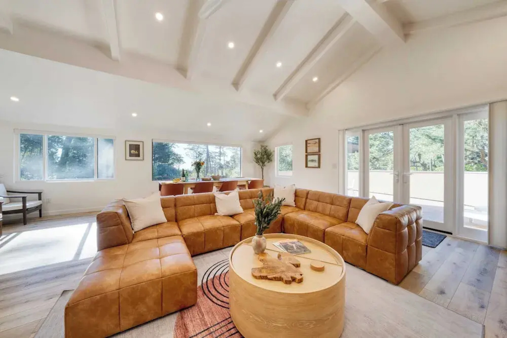 Sunridge Lookout by Avantstay Big Backyard Oasis + Patio, Central Location