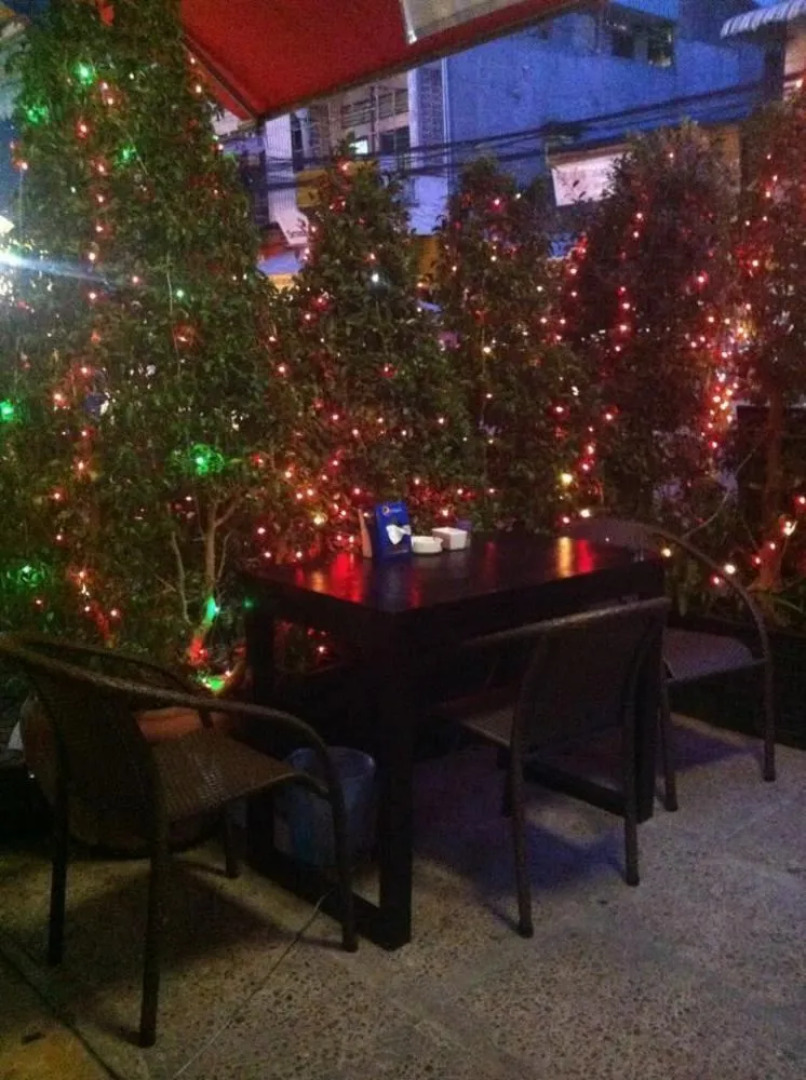 Pra-Tna Guest House and Coffee