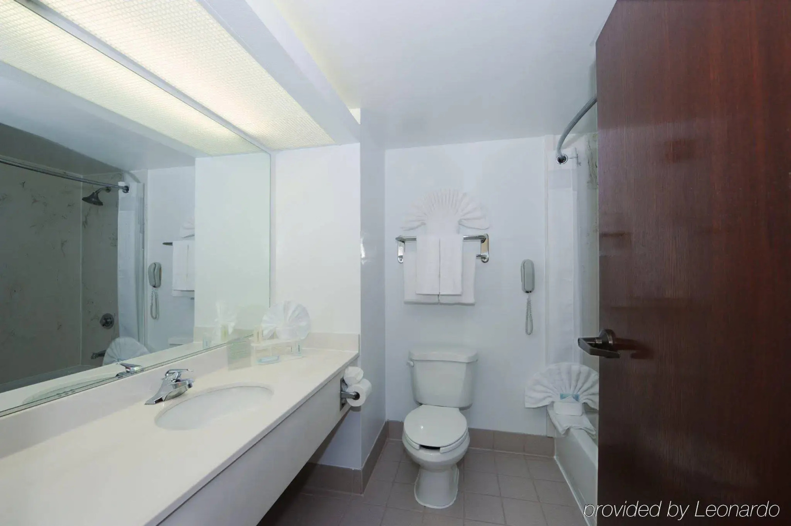 Holiday Inn Express & Suites Atlanta N-Perimeter Mall Area by IHG