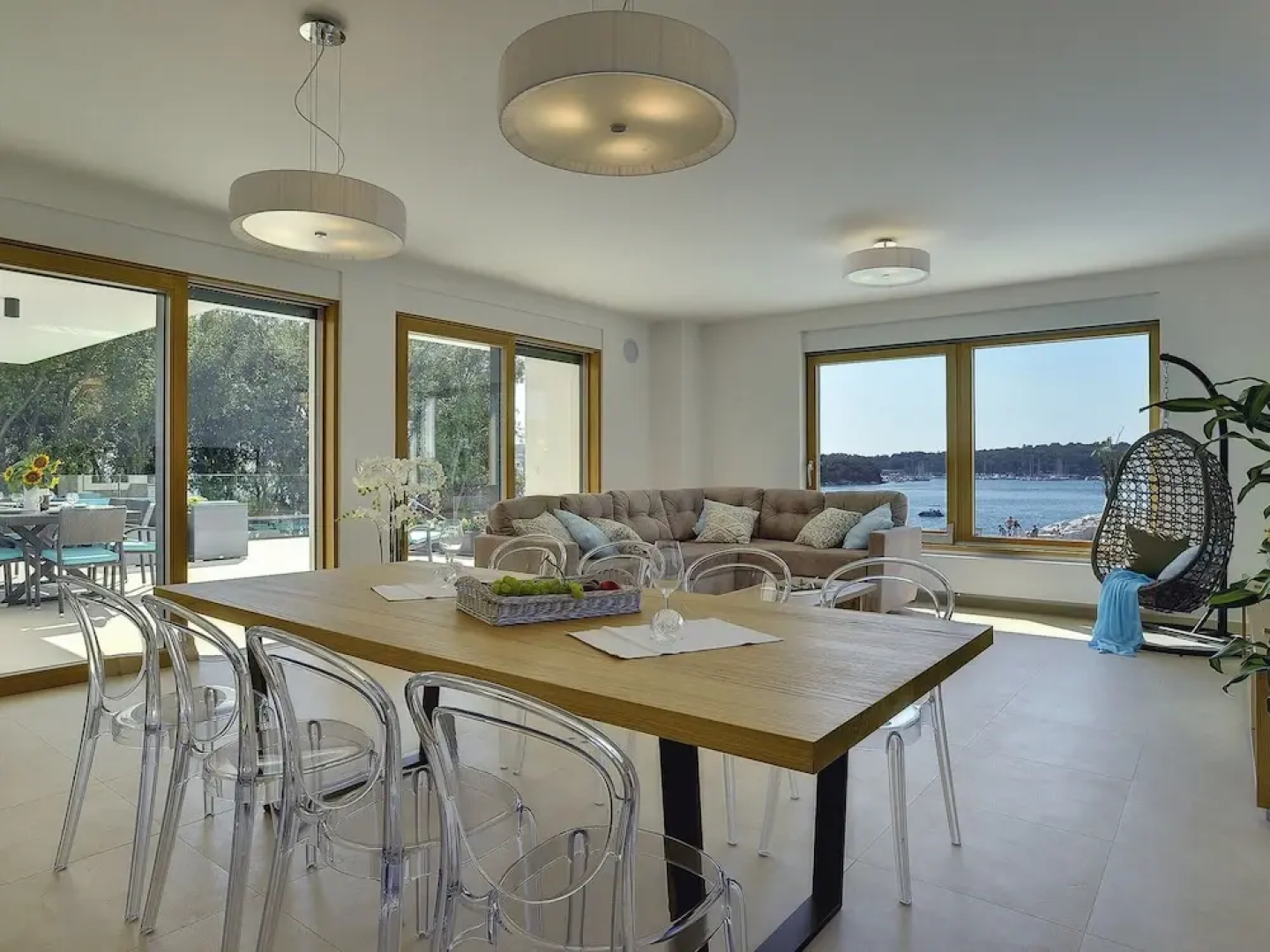 Beautiful Villa by the sea