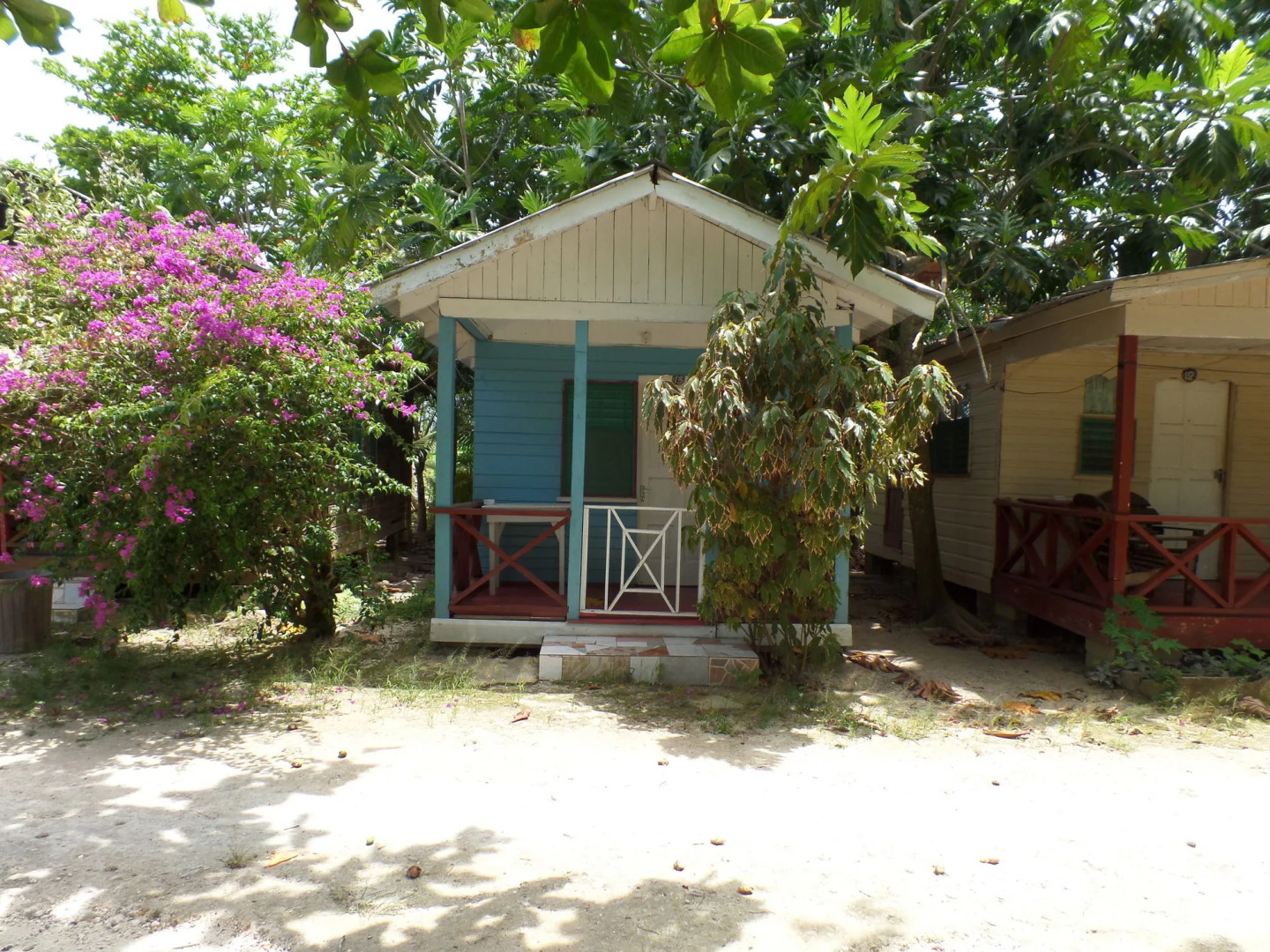 Beach Road Cottages at Jah Bs