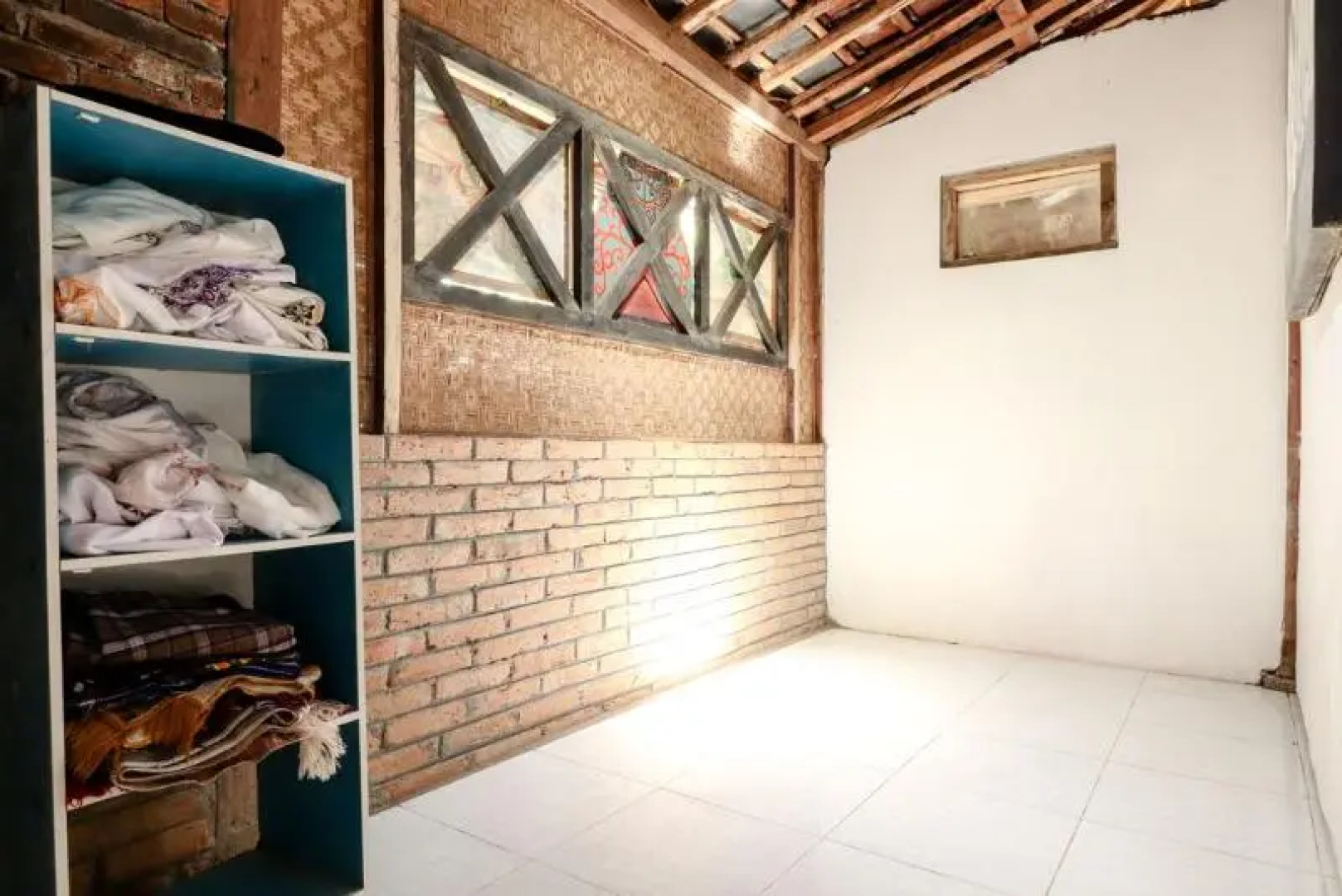 Segajih Central Stay and Education by ZUZU