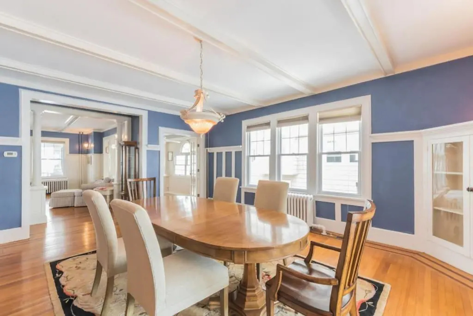 Beach Block 7 bdrms Parking Patio and Sunroom