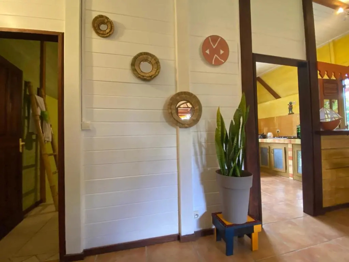 Magnifique Lodge en bois avec piscine et jardin de 800 m2