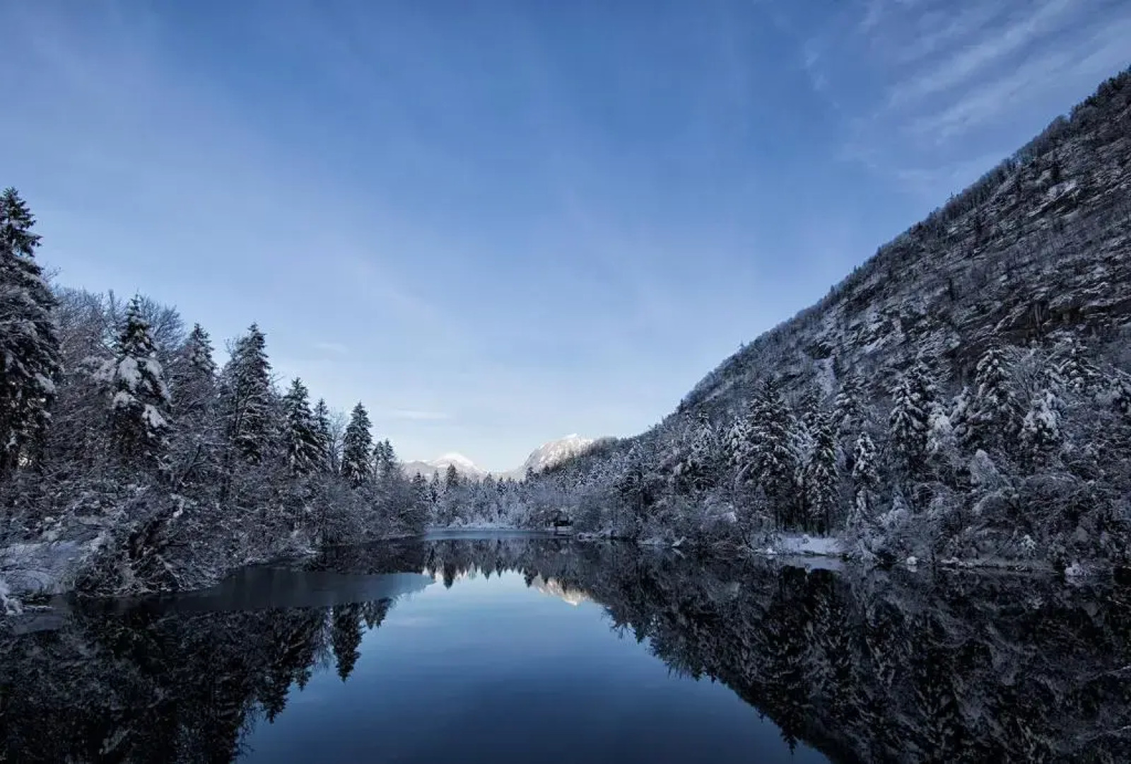 Yoho International Youth Hostel