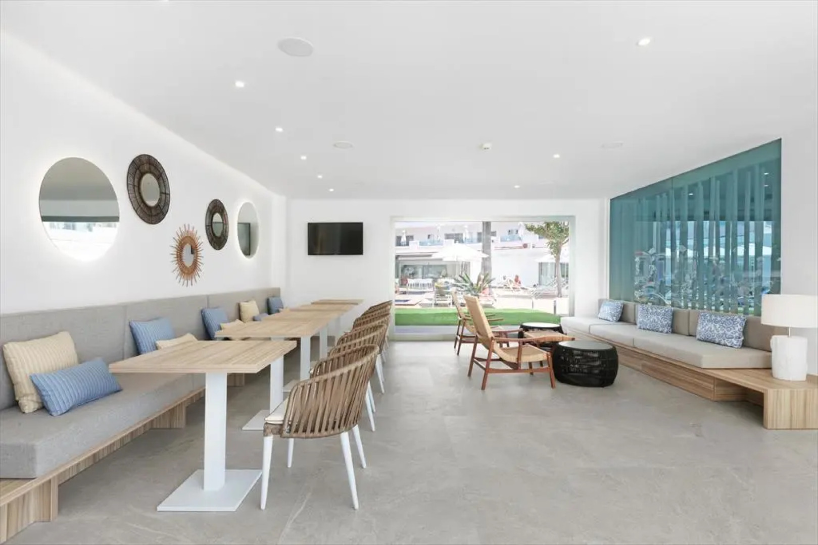 Metropolitan Playa JUKA Aparthotel