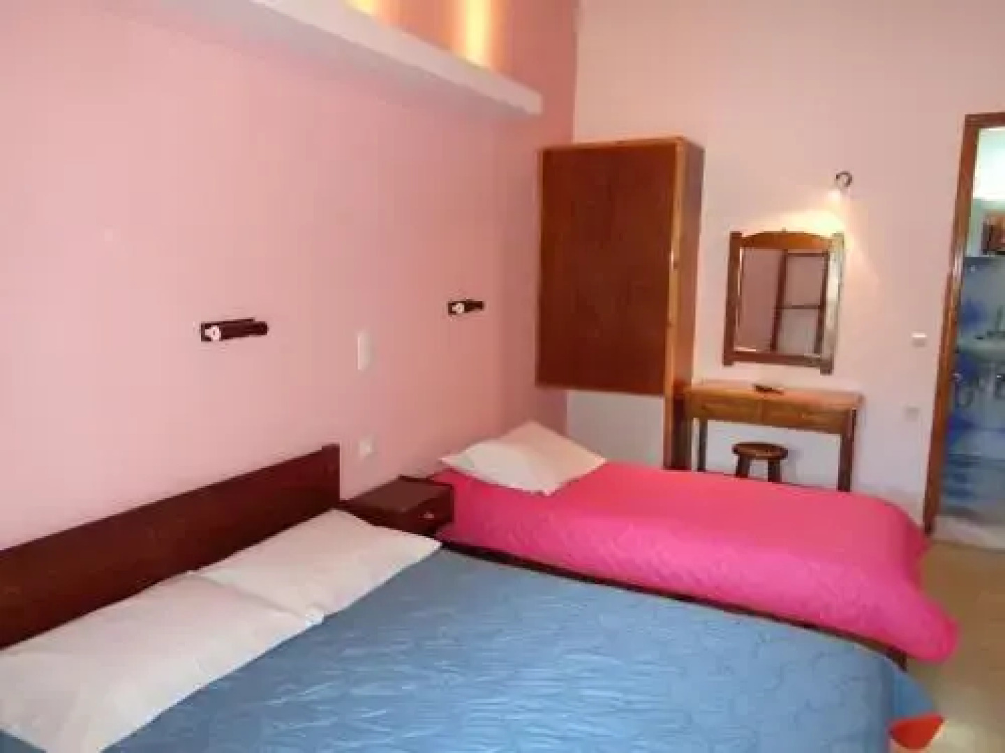 Skyline Rooms & Studios