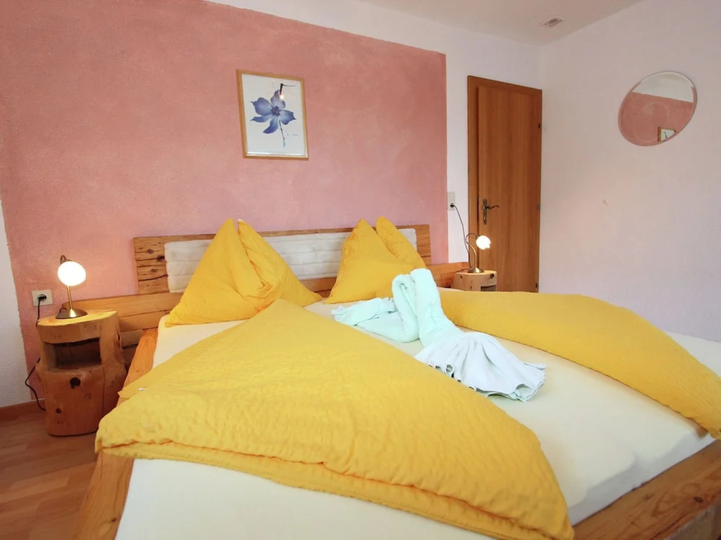 Spacious Holiday Home With Balcony, Sauna, Parking