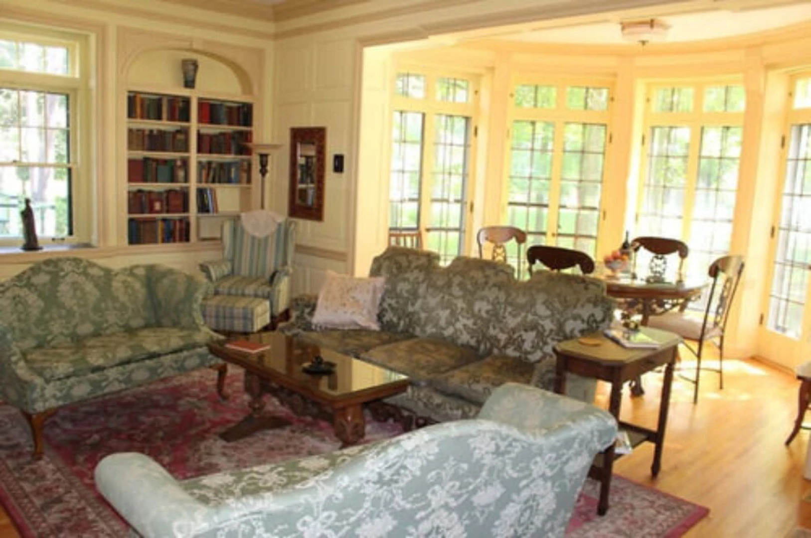 Hallett House Bed & Breakfast