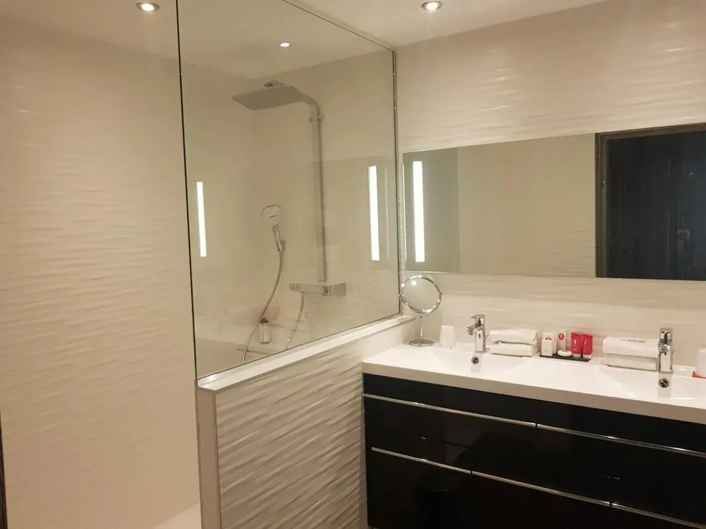 Les Maritonnes Park & Vineyard