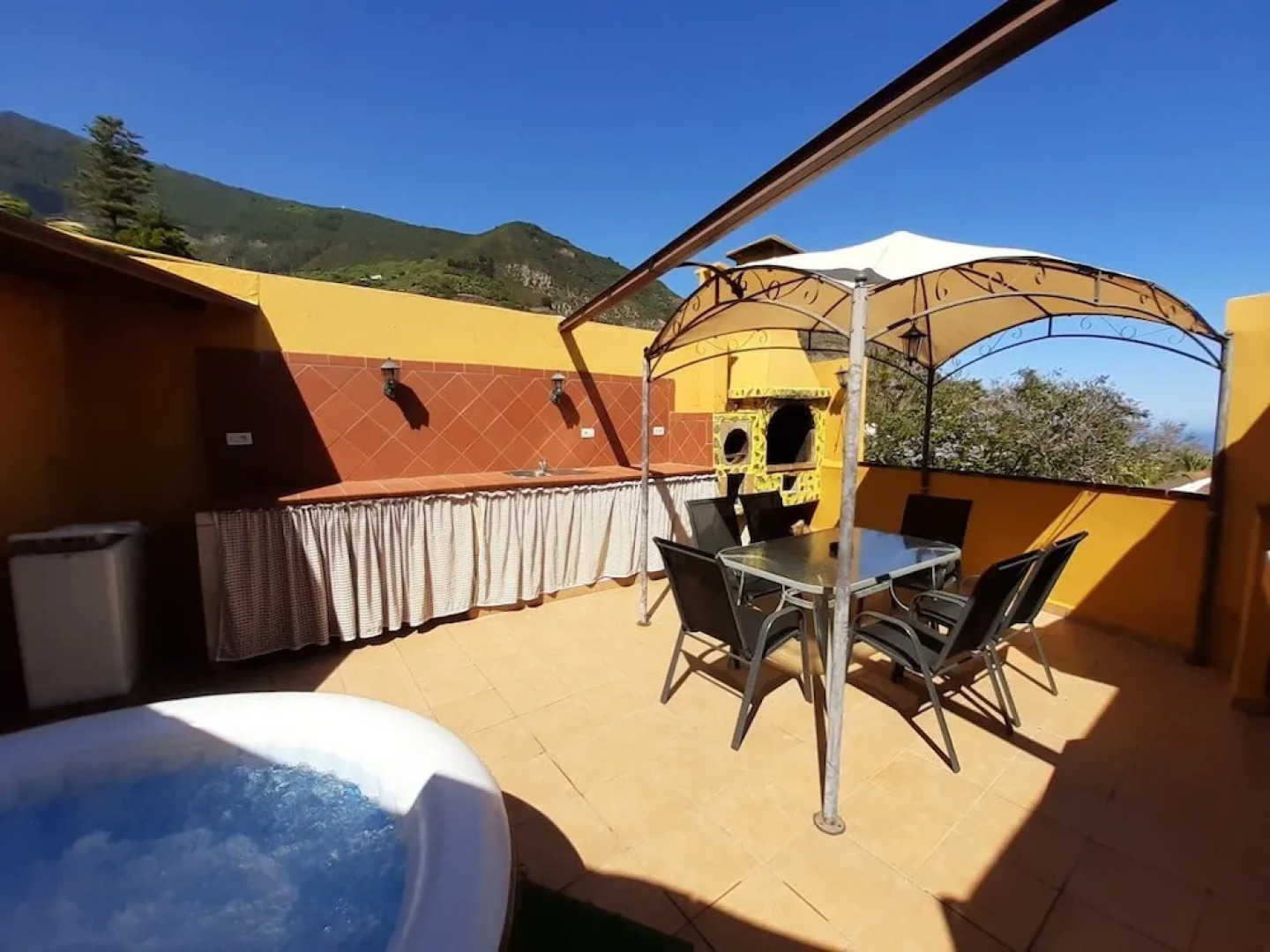 Chalet Casa Canaria con vistas y piscina