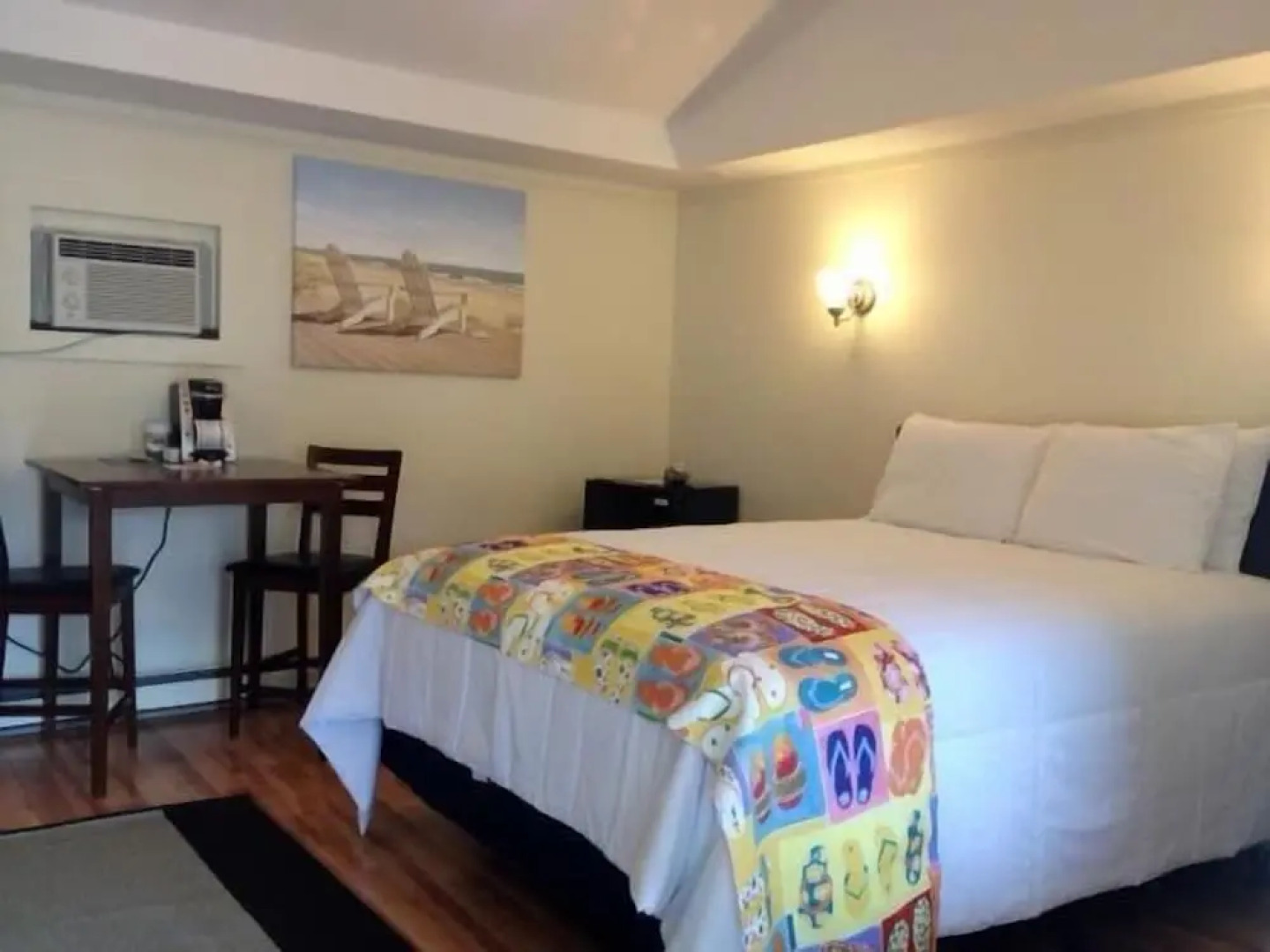 Drakes Island Resort