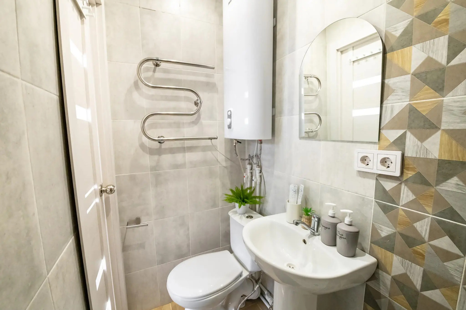 Уютные студии на проспекте 100-летия Владивостока 147