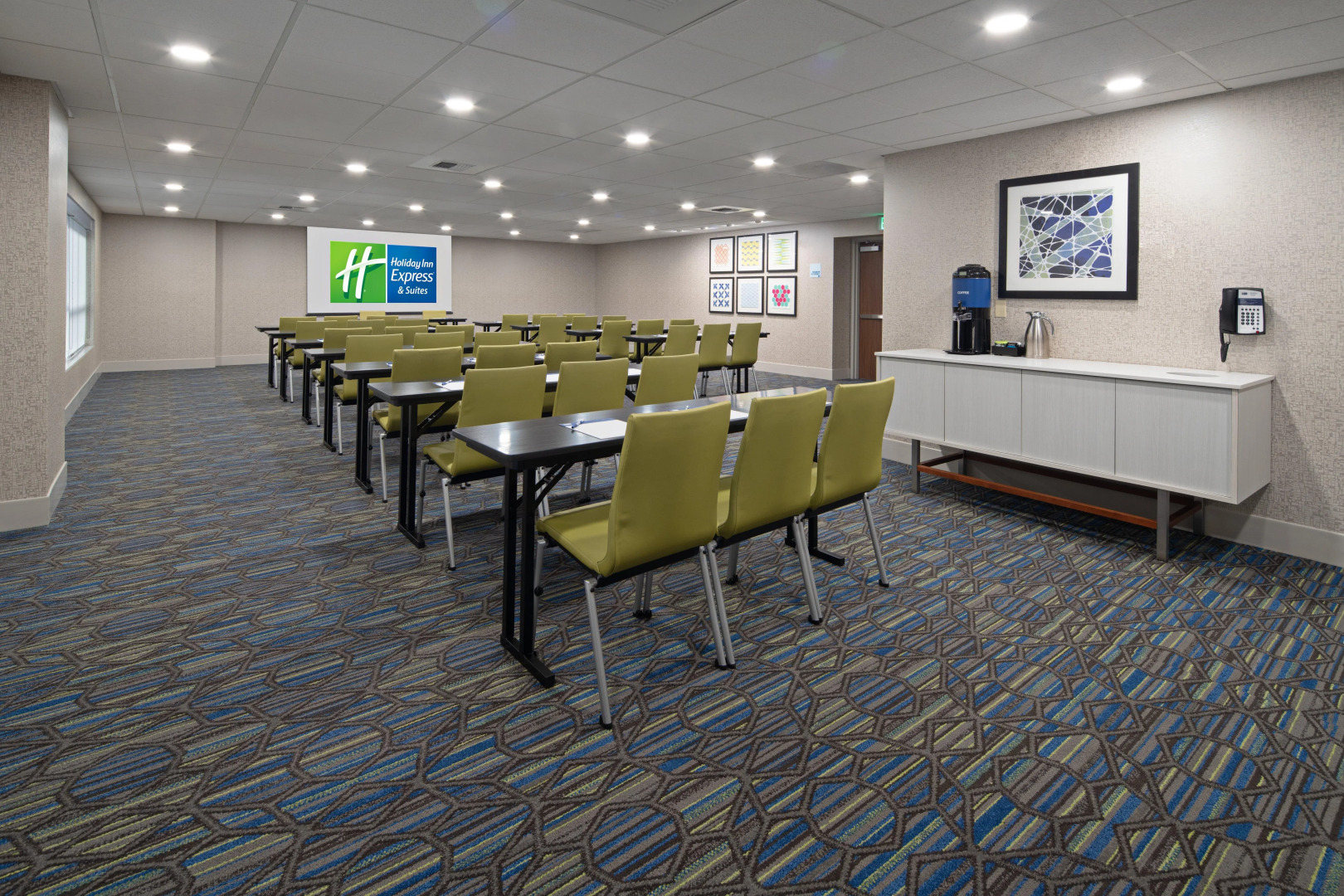 Holiday Inn Express Hotel & Suites SeaTac by IHG