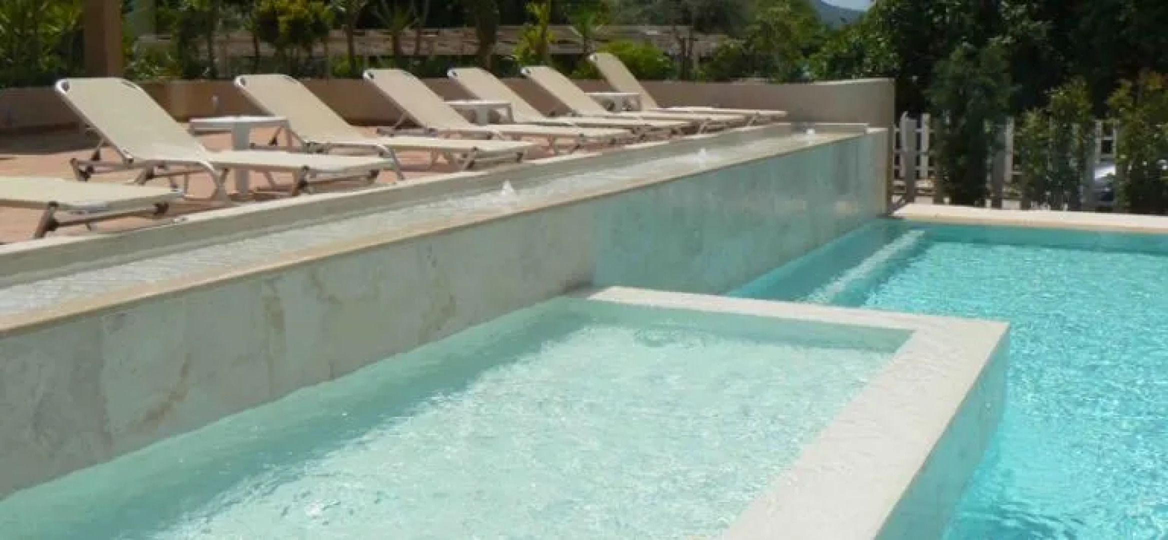 Happyland Hotel Apartments