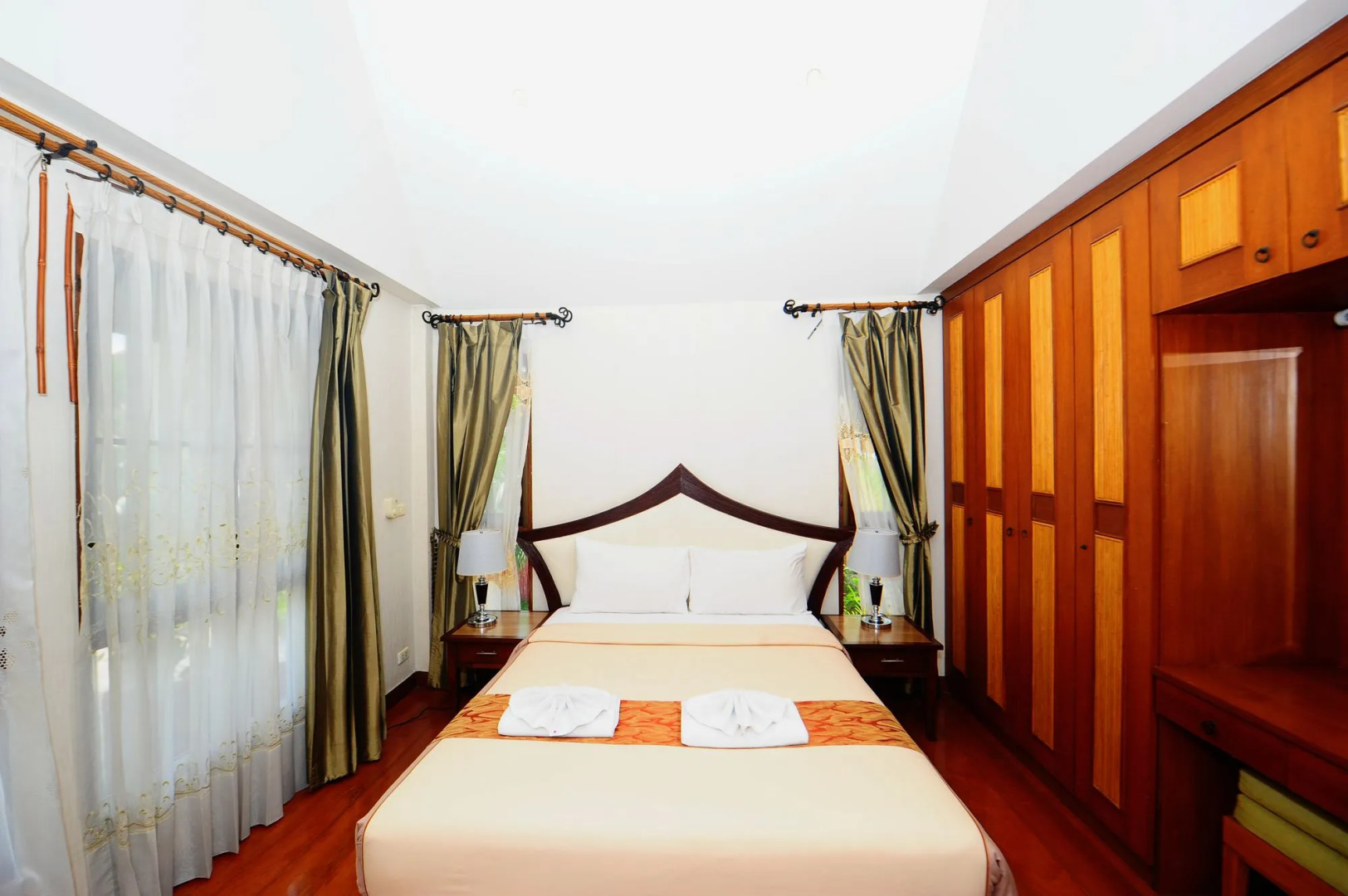 Villa Raya Private Pool Villas Resort