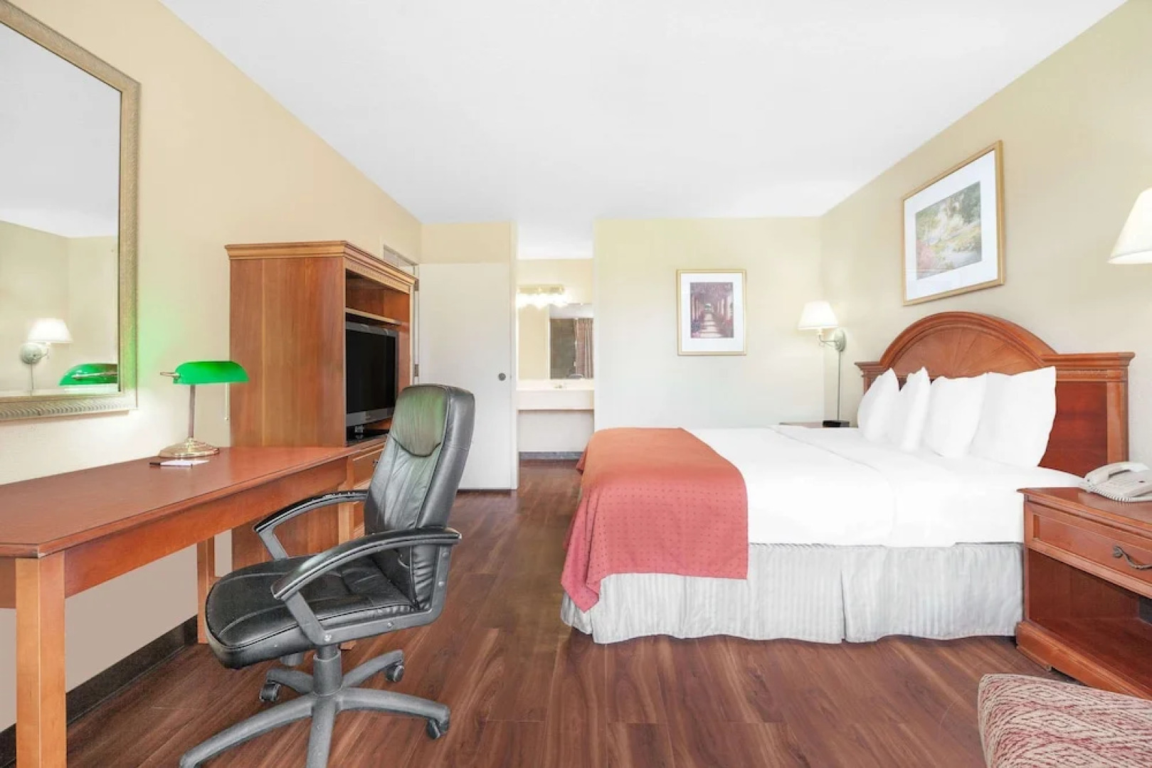 Baymont by Wyndham Paris