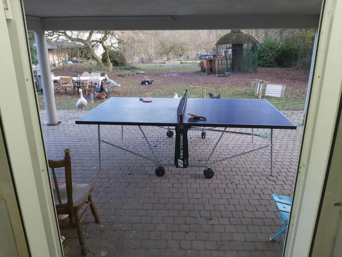 Château Lambert Hotel-Resto-Parking-Shuttle, a 1 ha green Oasis at 8 min from CRL Airport without any noise