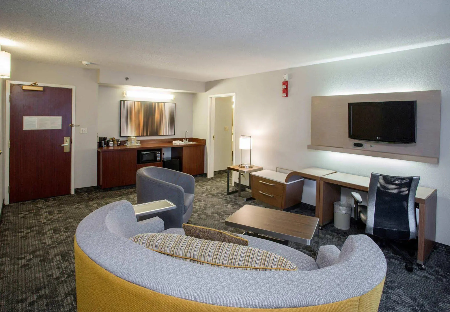 Courtyard by Marriott Raynham