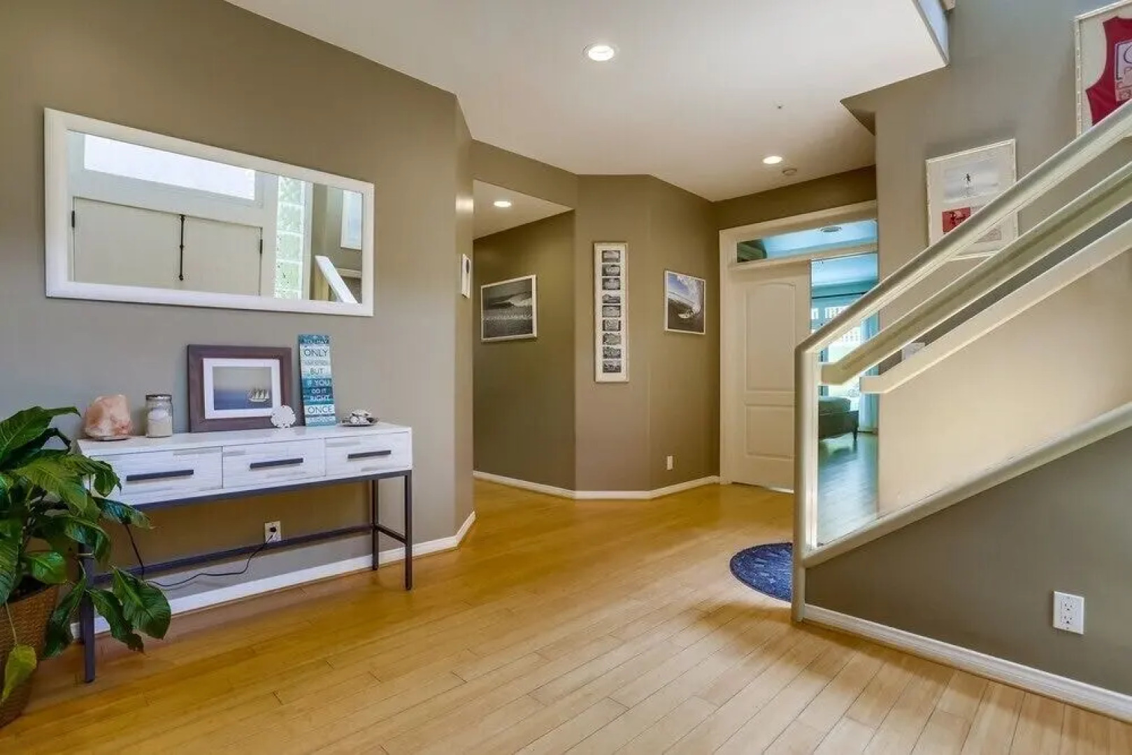 Grandview 3 Bedrooms 2.5 Bathrooms Home