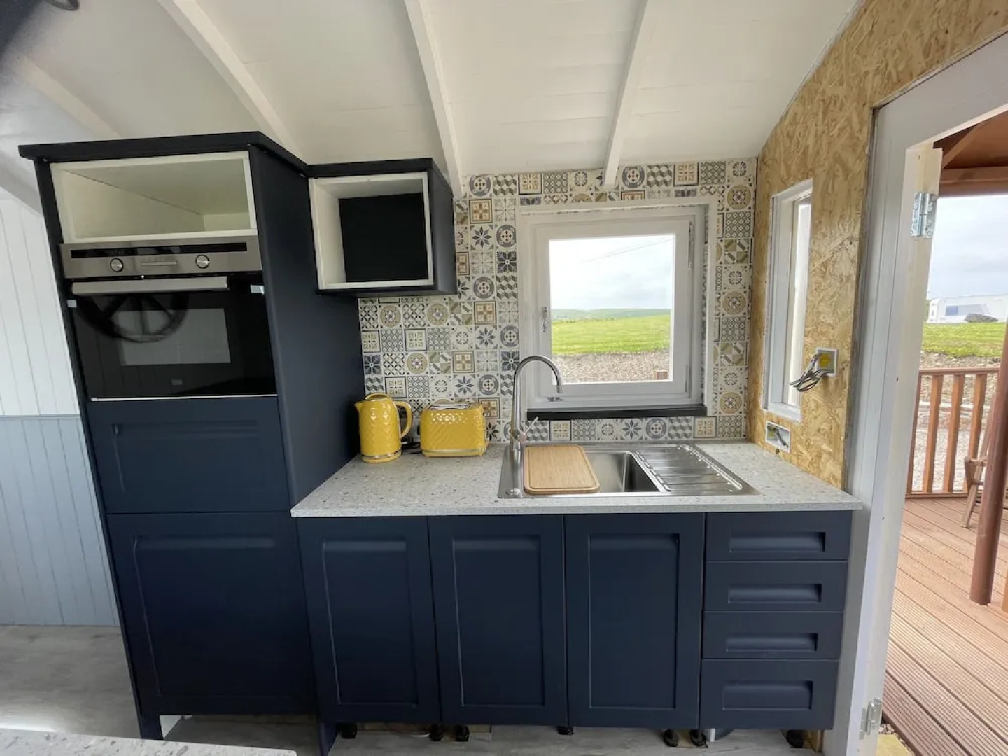 Acdc Glamping, Campervan , Caravan and Tent Resort