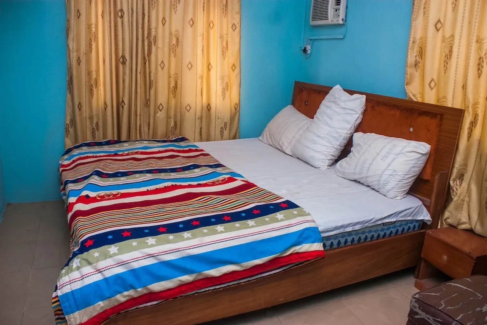 Janny Paul Hotel & Suites