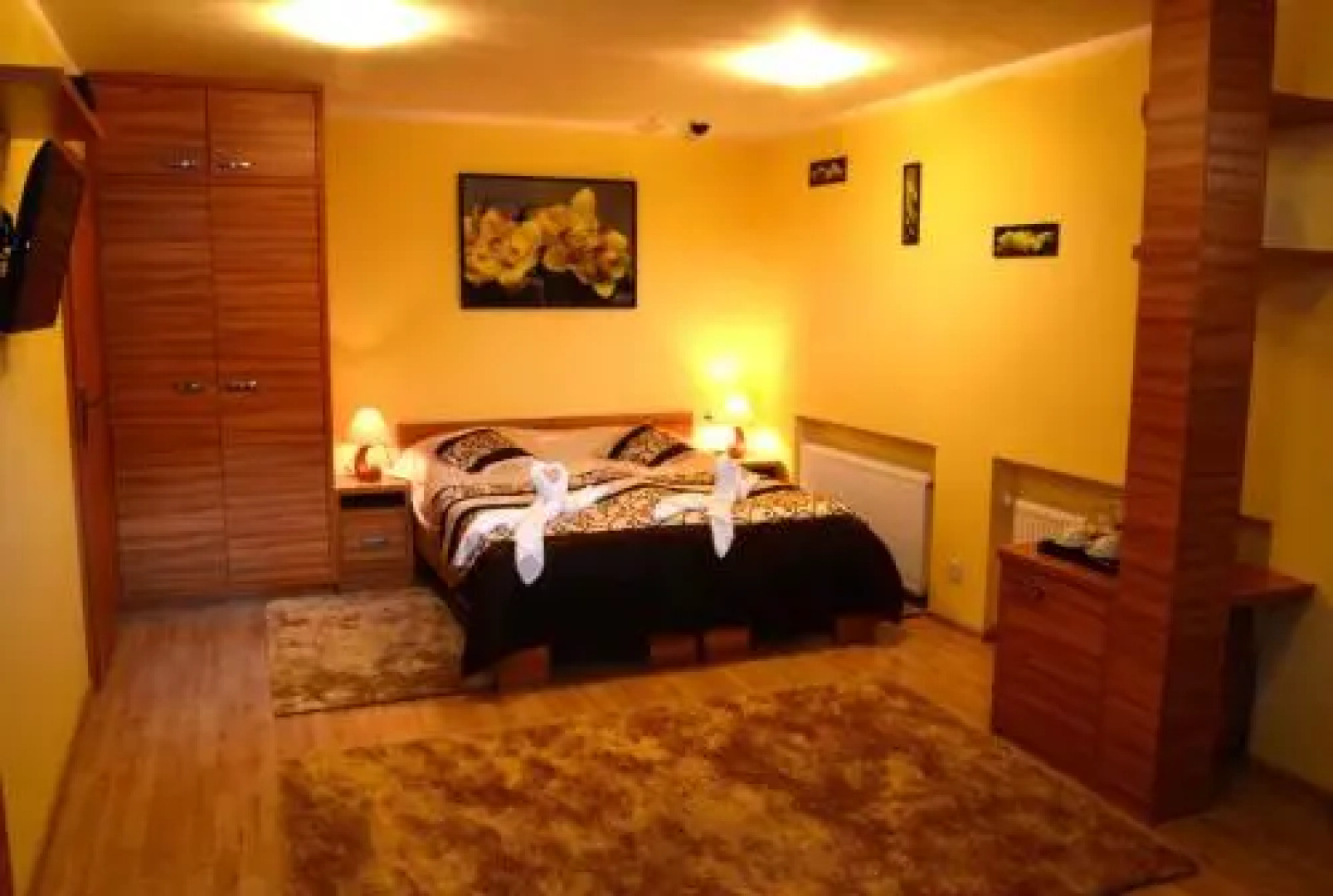 Piramida Hotel & Restaurant