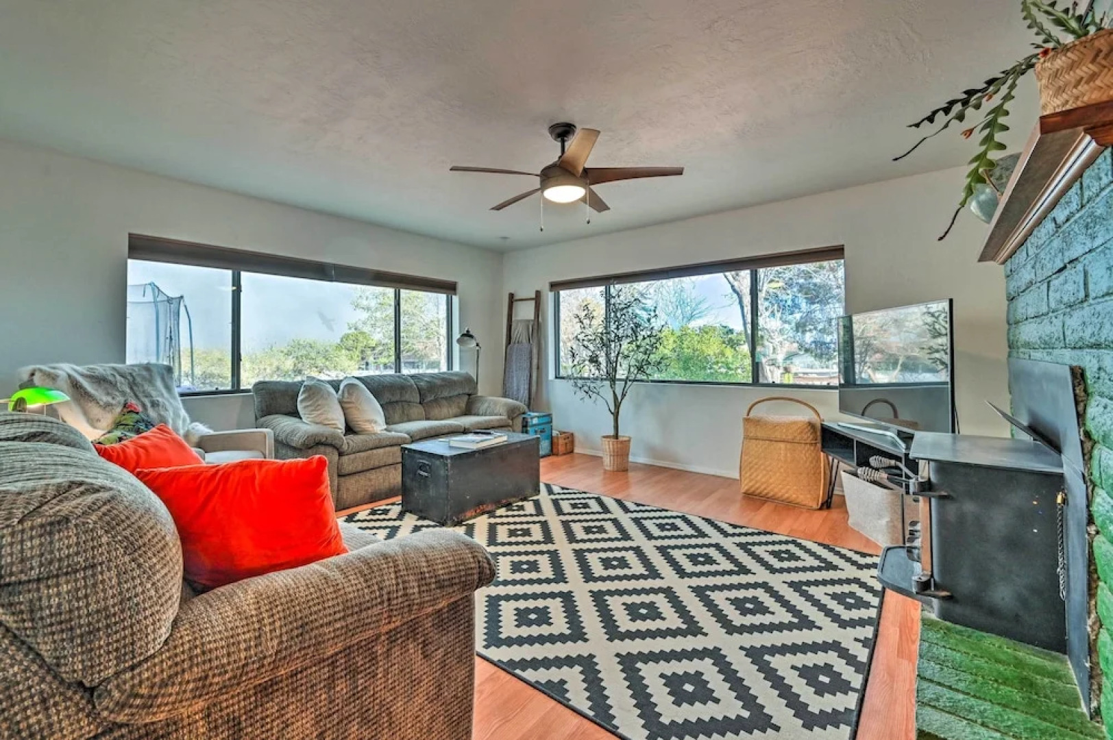 Pet-friendly Gem w/ Treehouse: 20 Mi to Sedona