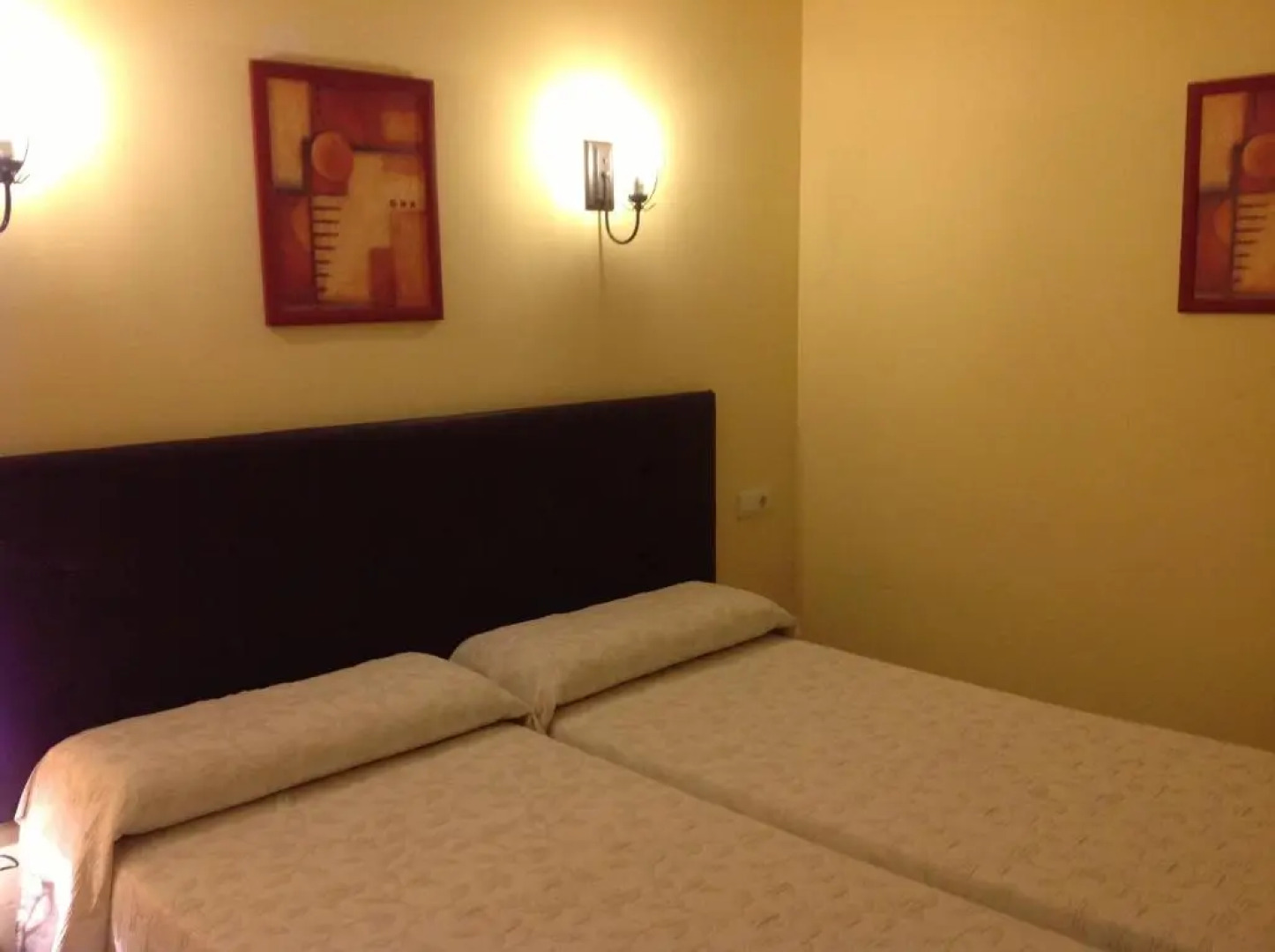 Hostal Meson Cerezo 2