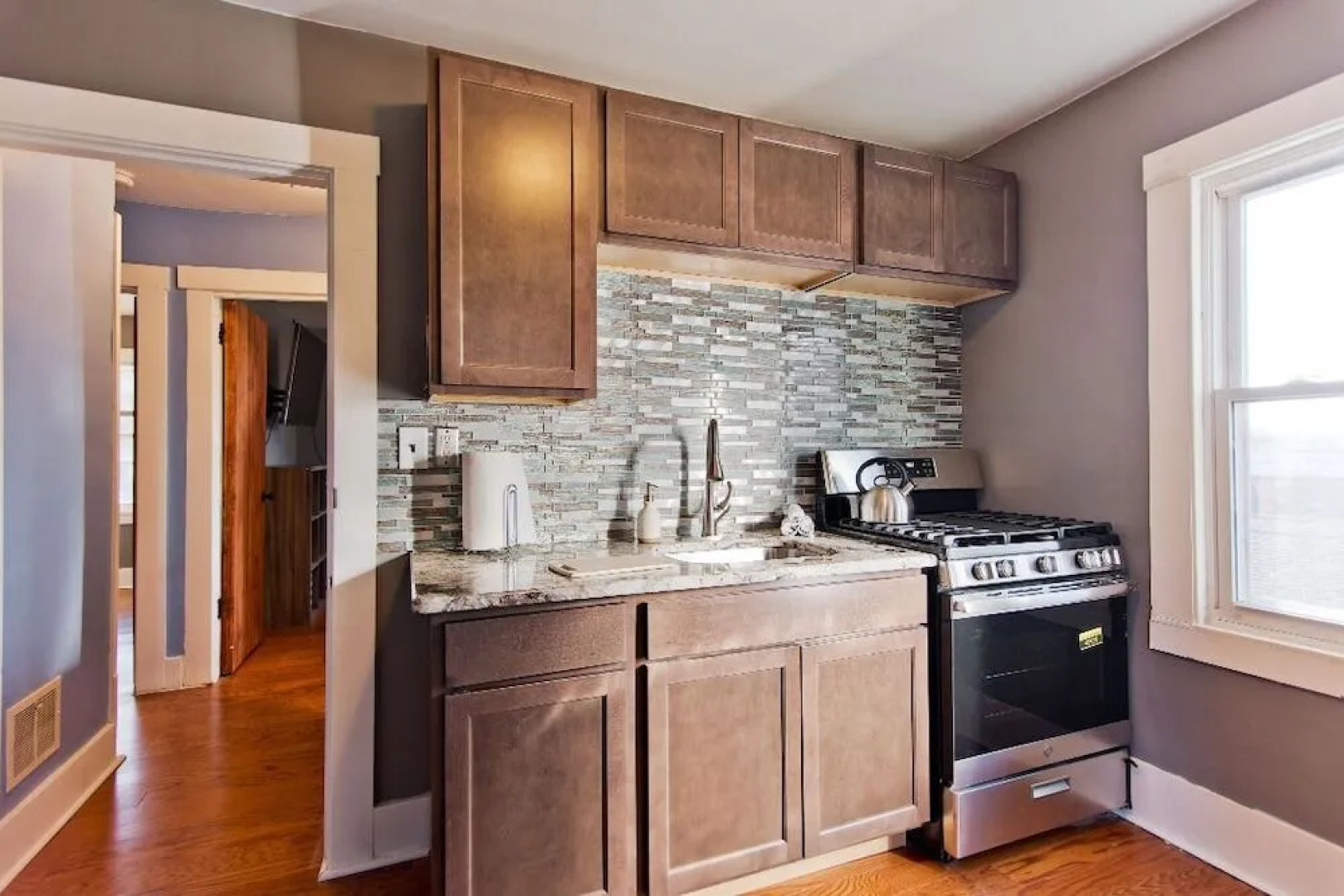 Amazing 5 Bedroom Downtown Ferndale House