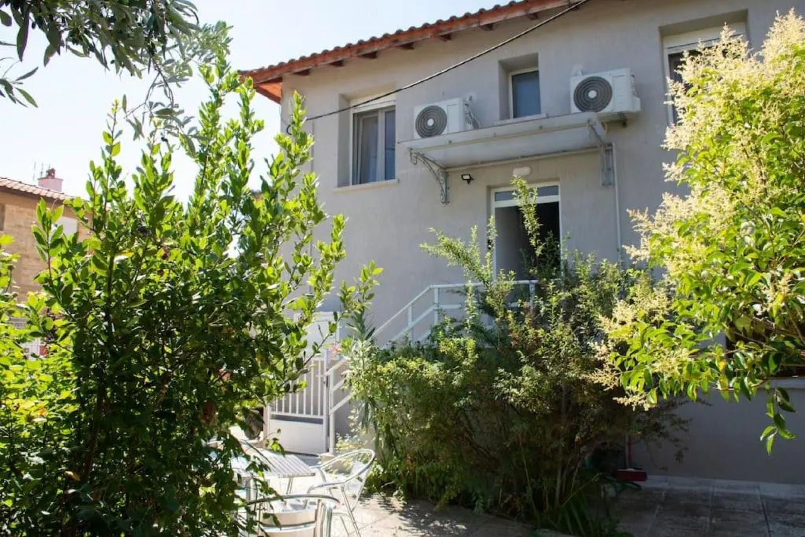 Anadora 2: Hospitable stone house with yard