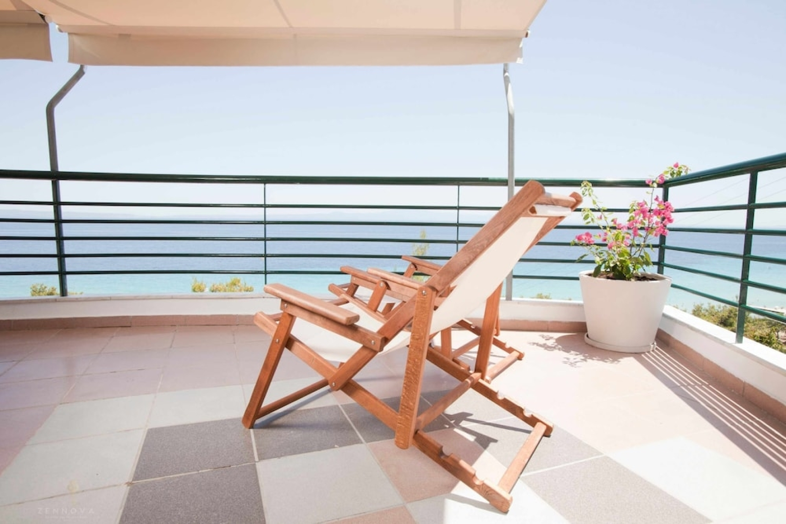 Zennova 33 Kallithea Blue Paradise