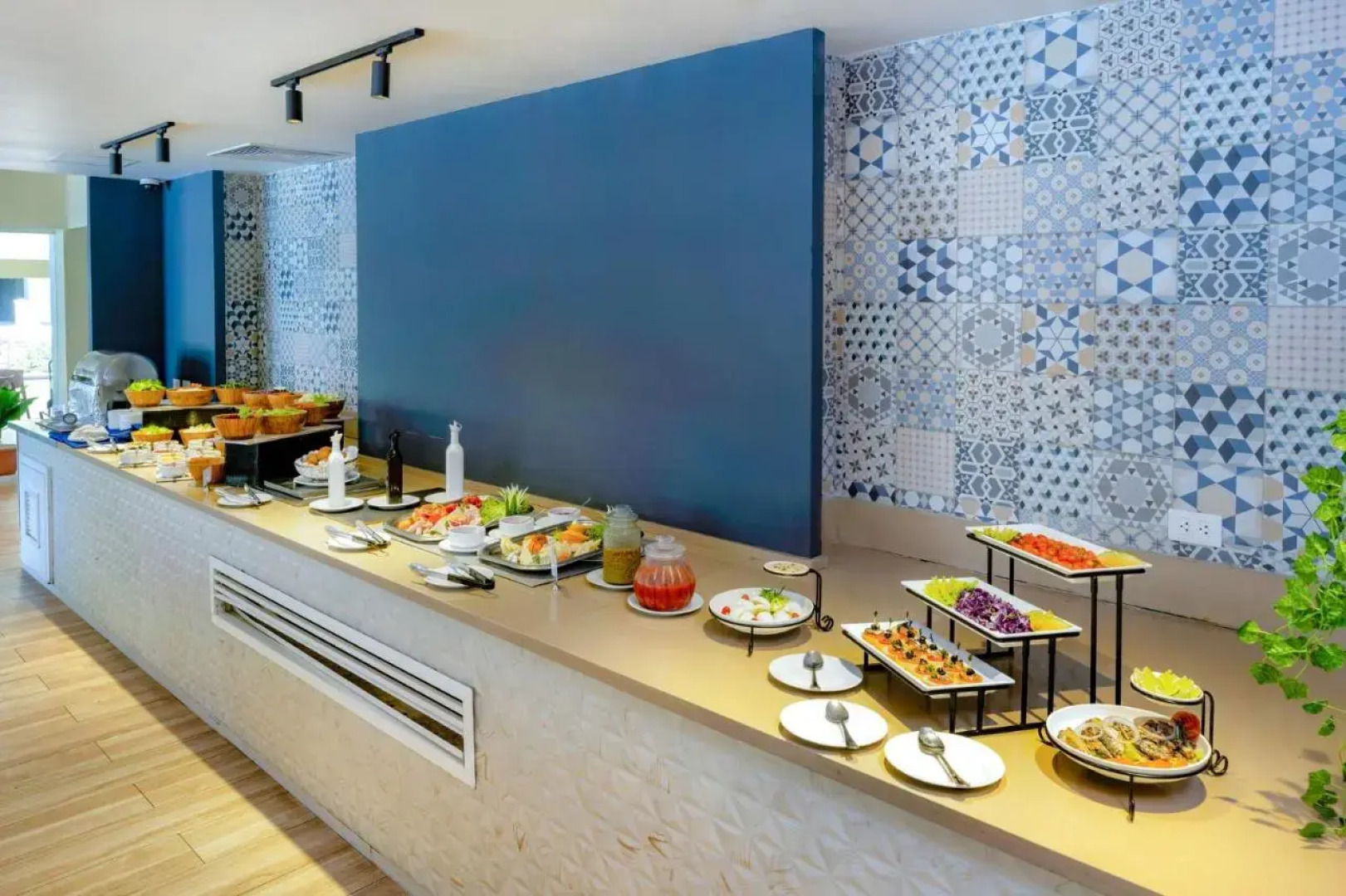 Coral Costa Caribe Beach Resort - All Inclusive