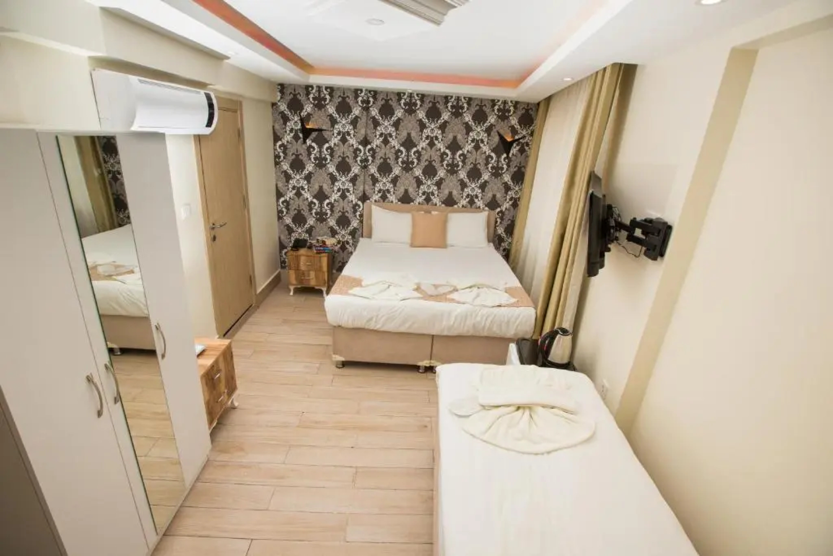 Honey Hotel