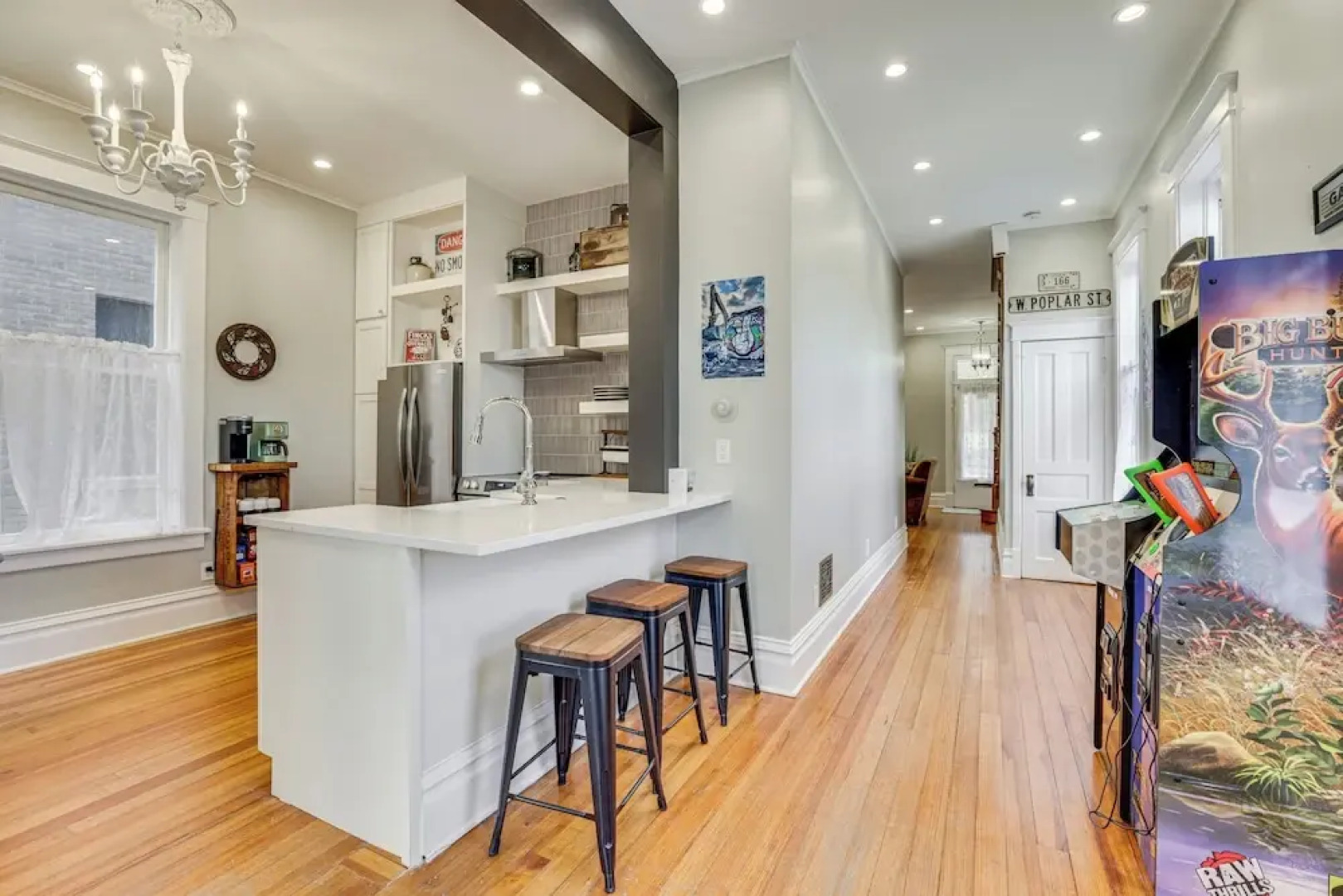 Walk Downtown: Inviting Historic Home in Dubuque!