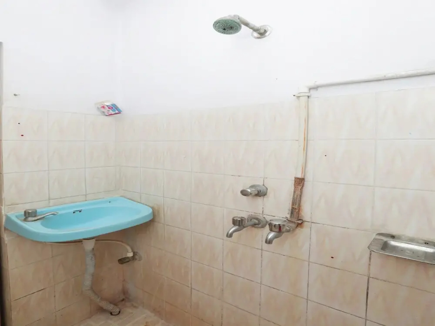 SPOT ON 45472 Hotel Savitri